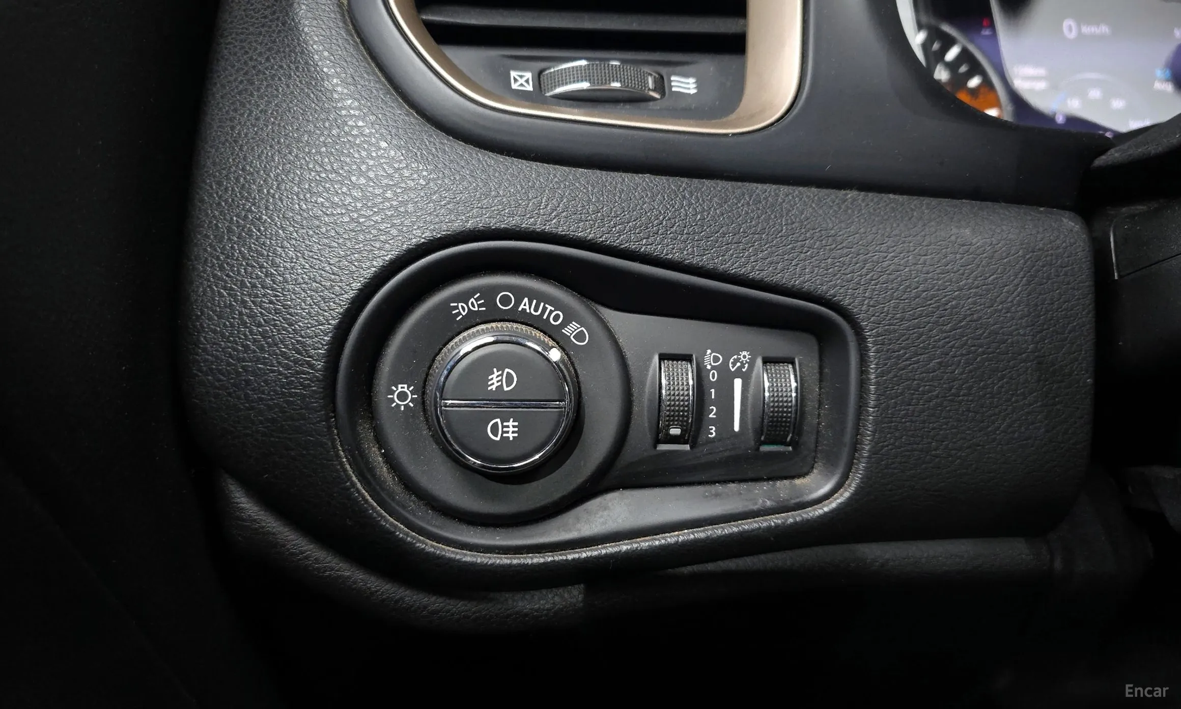 Jeep Renegade превью 18