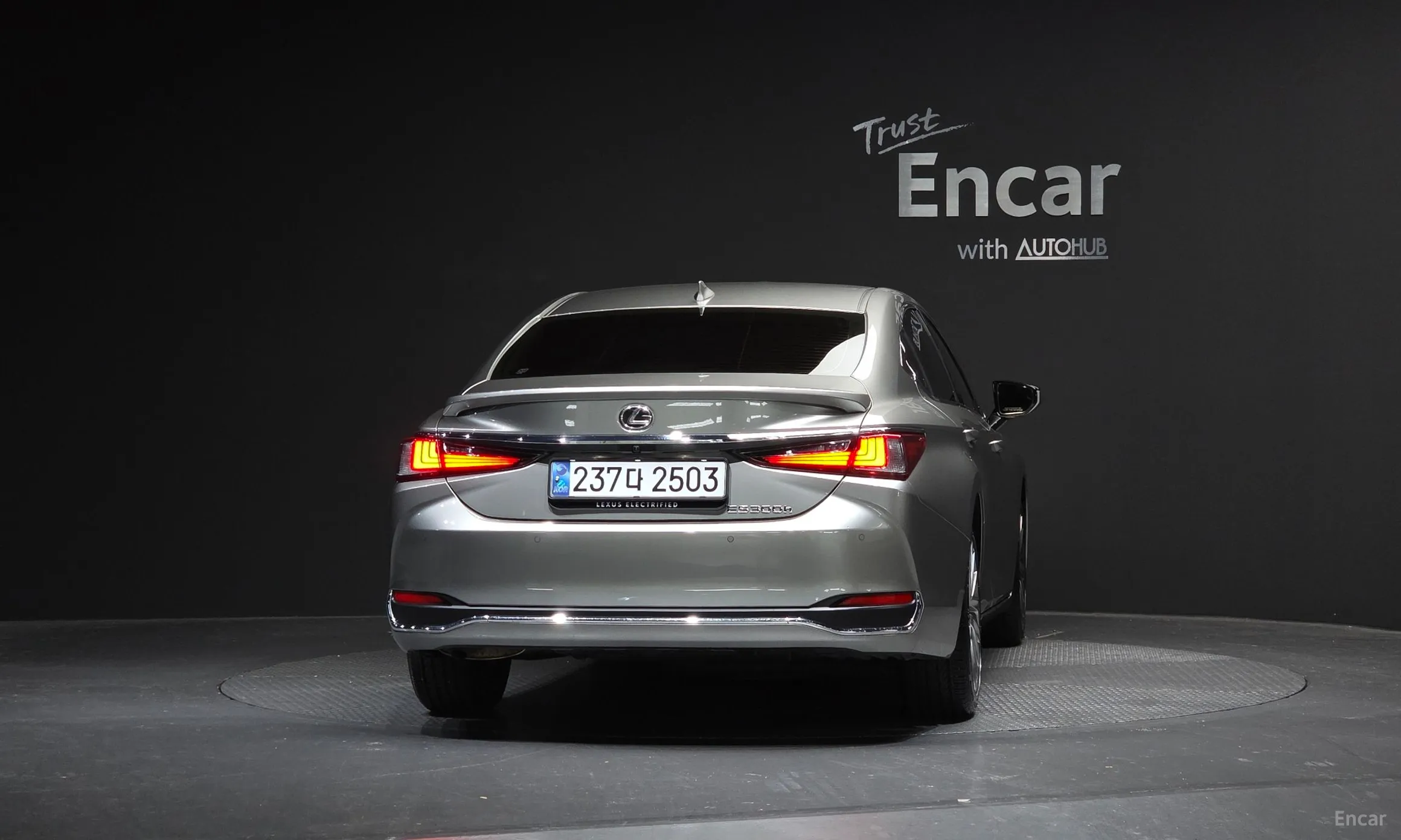 Lexus ES300h 7th Generation превью 4