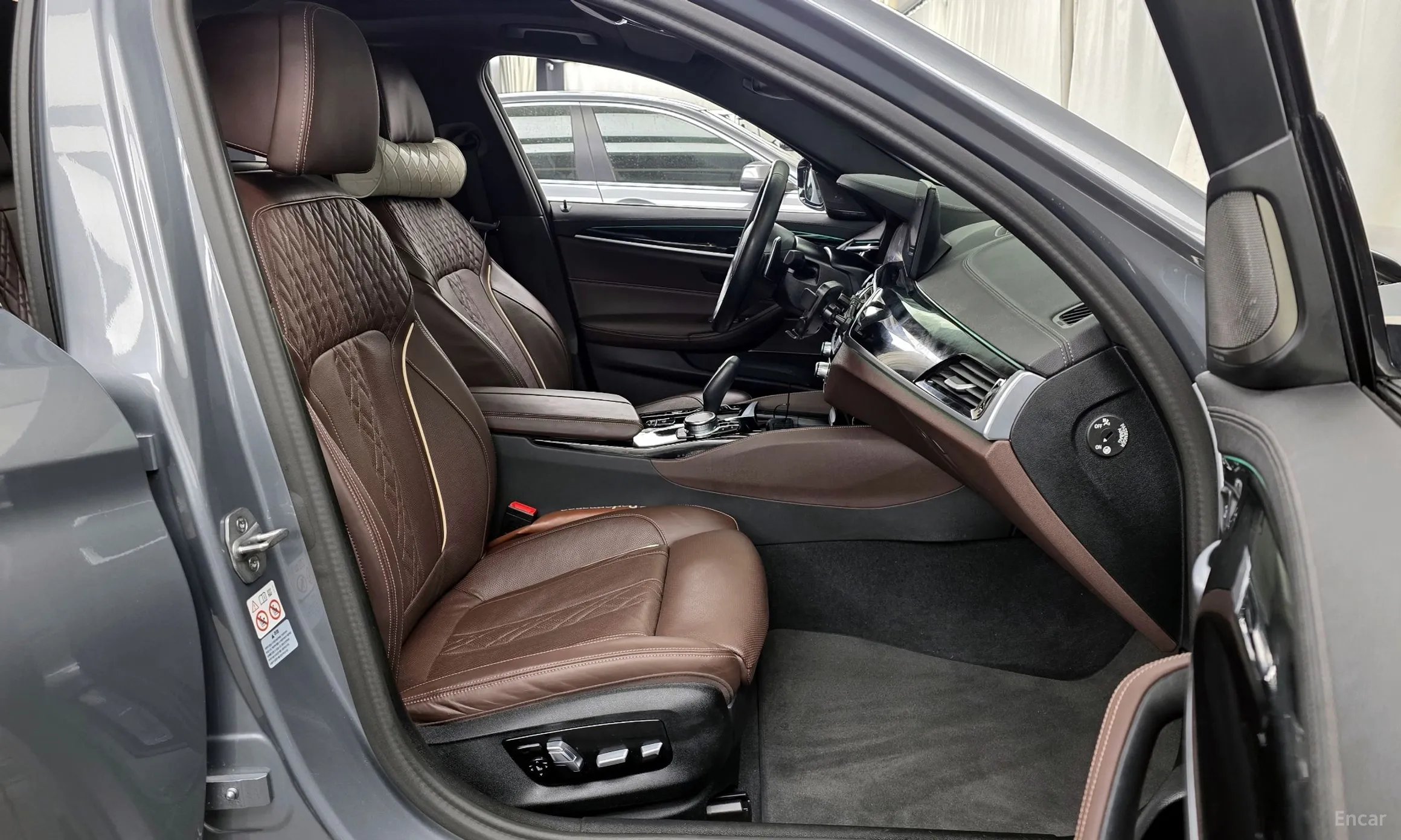 BMW 5 Series (G30) превью 11