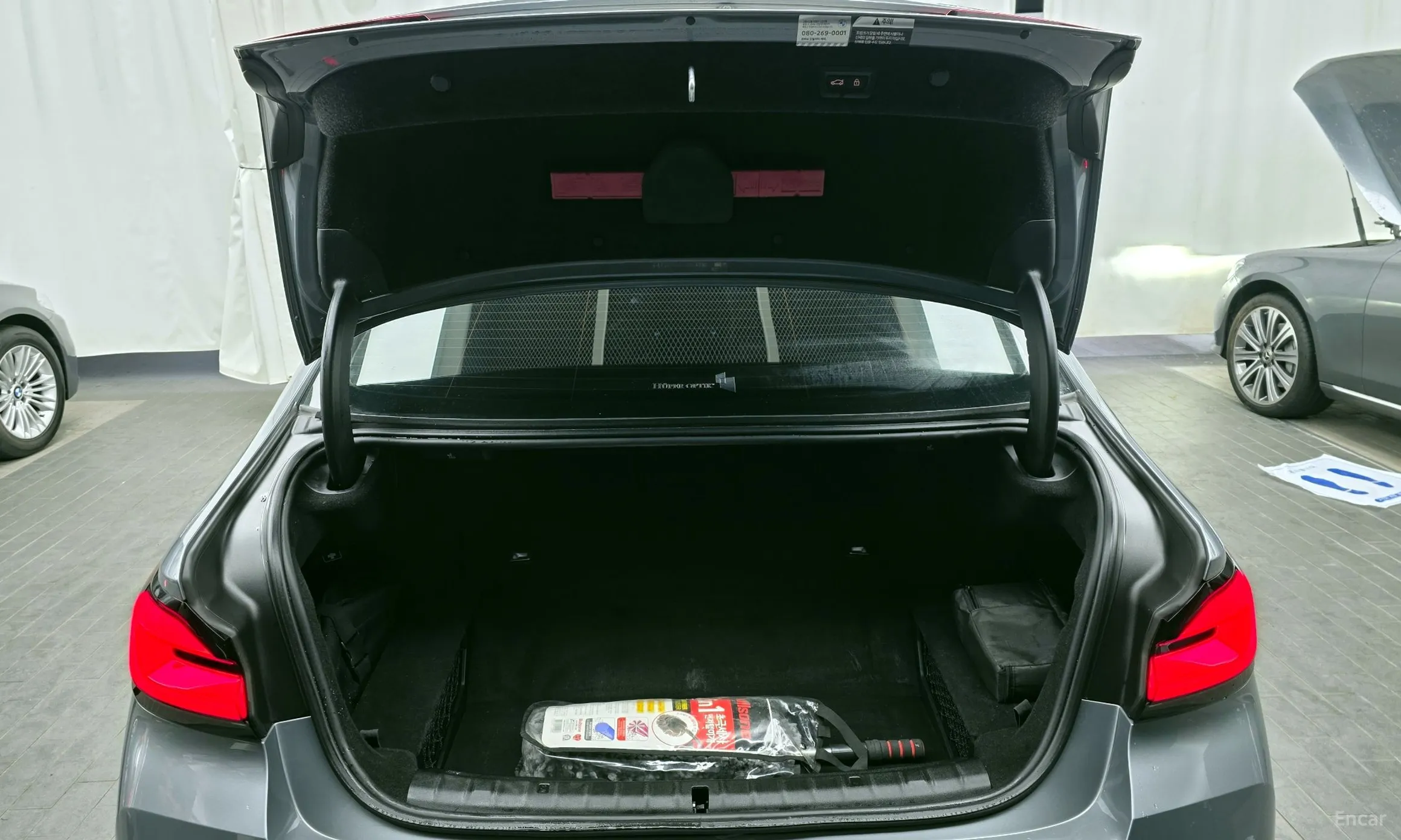 BMW 5 Series (G30) превью 20