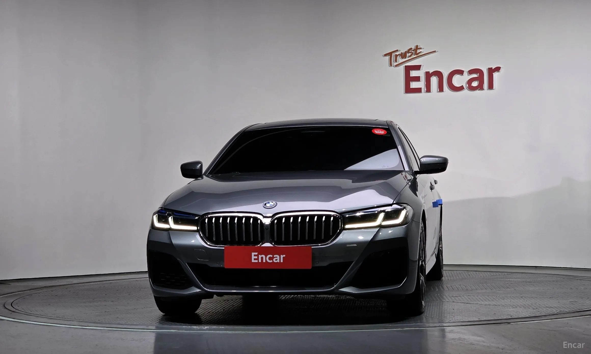 BMW 5 Series (G30) превью 3