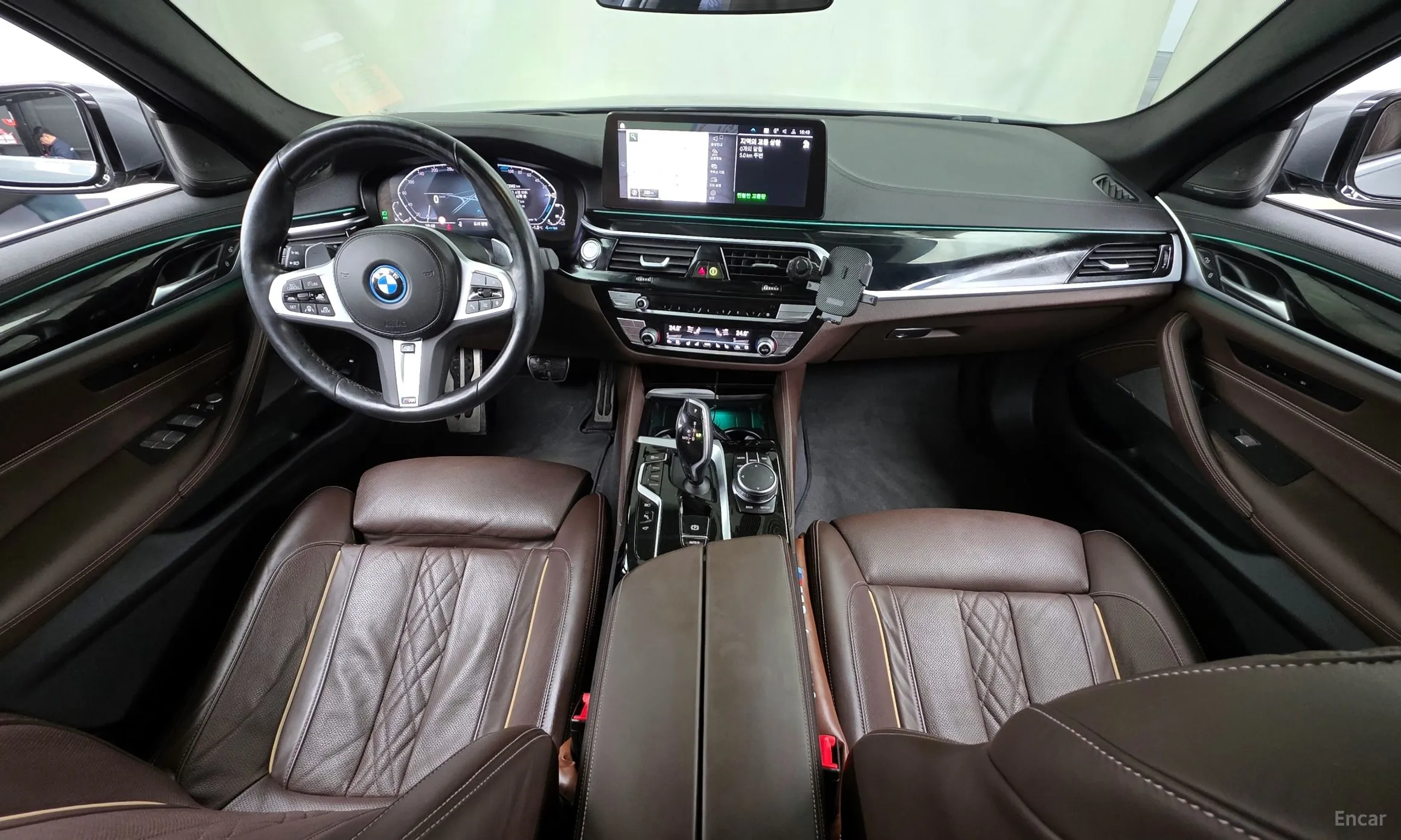 BMW 5 Series (G30) превью 7