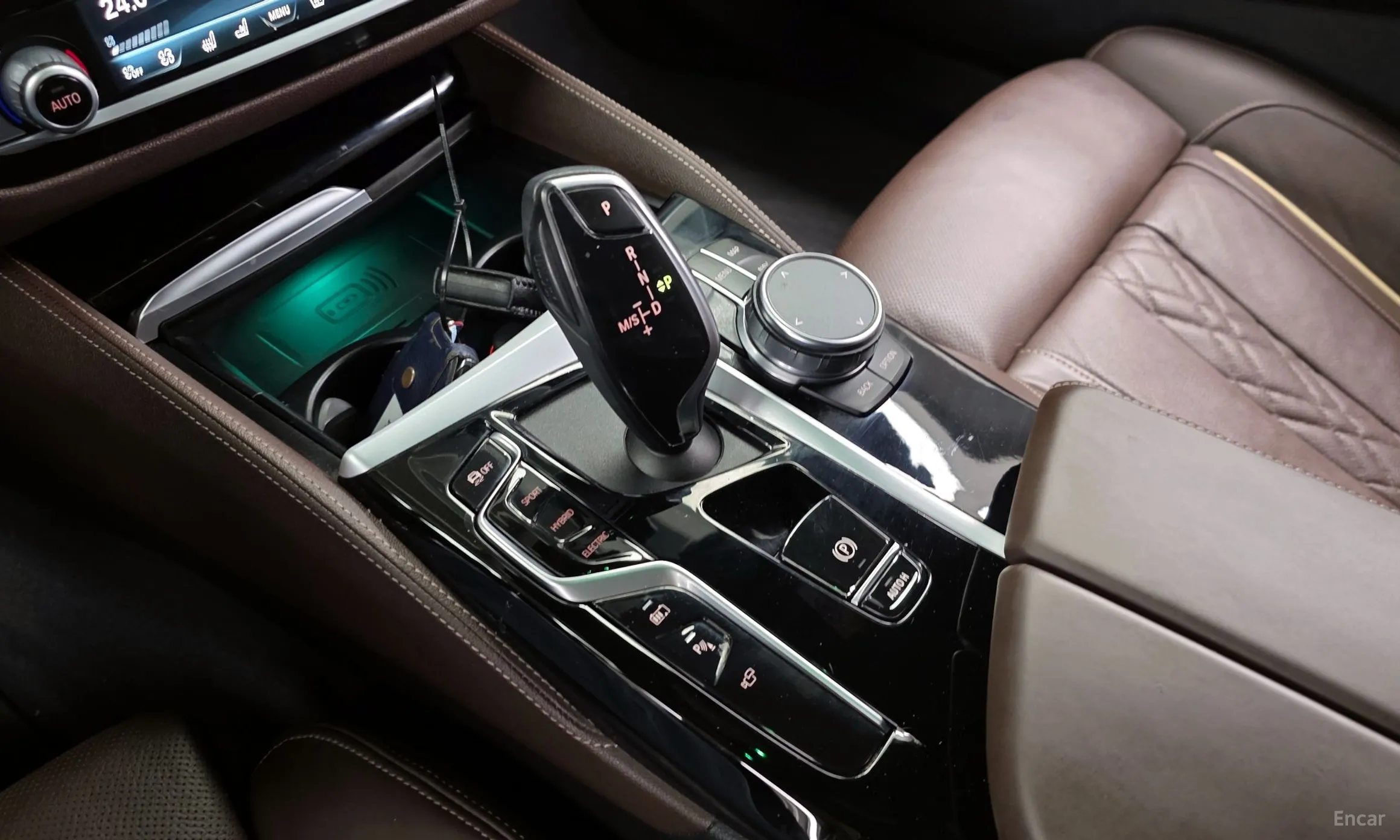 BMW 5 Series (G30) превью 9