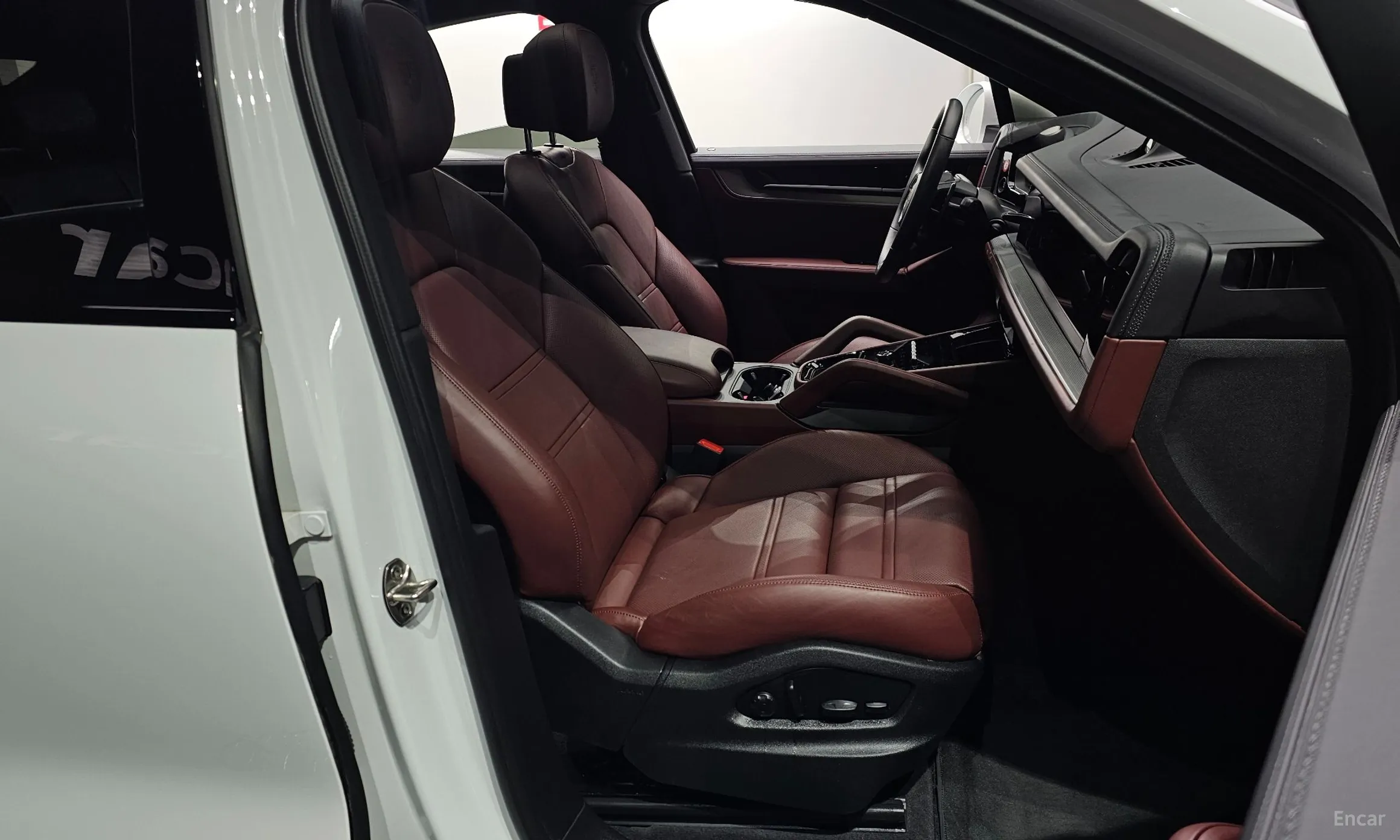 Porsche Cayenne (PO536) превью 10