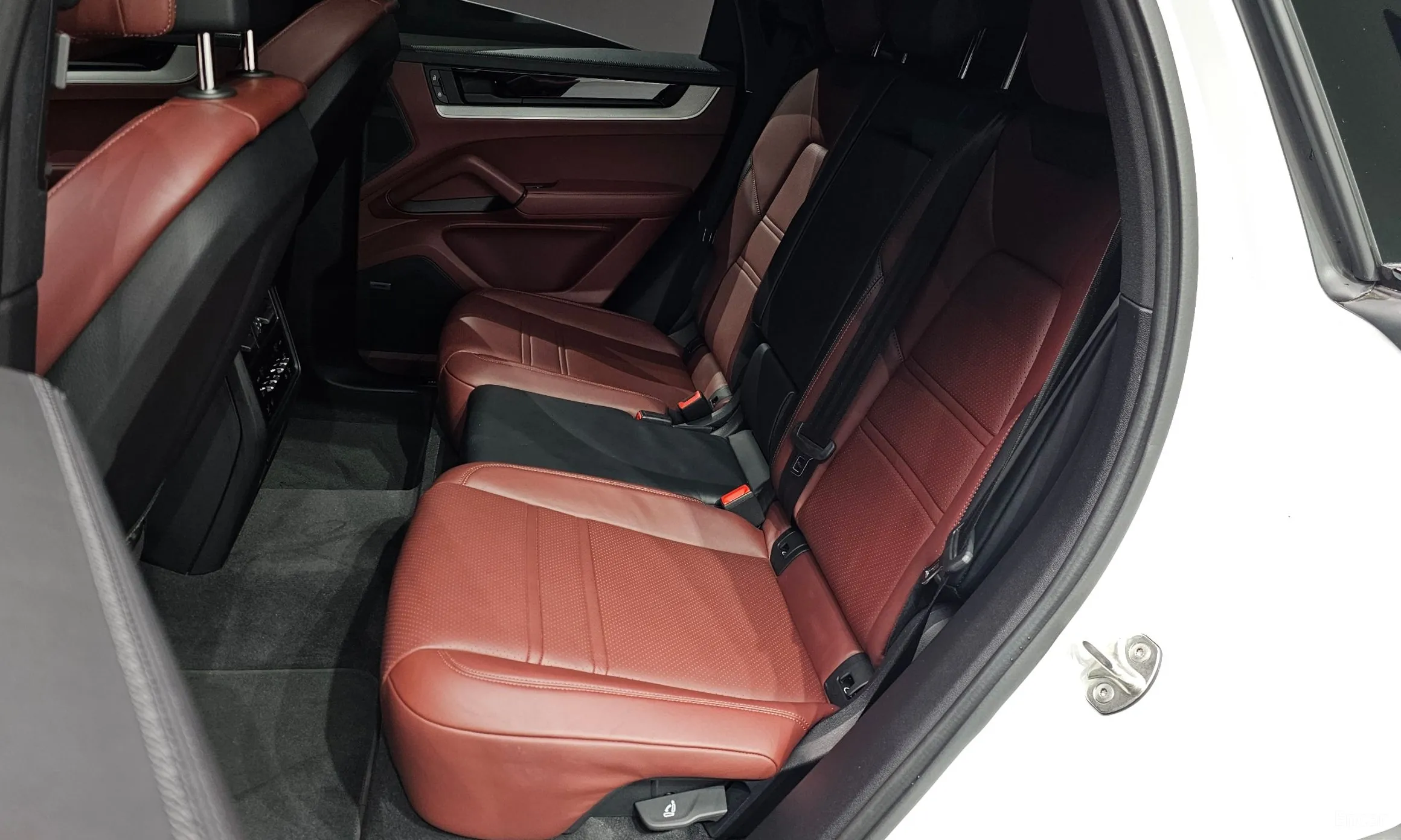 Porsche Cayenne (PO536) превью 13