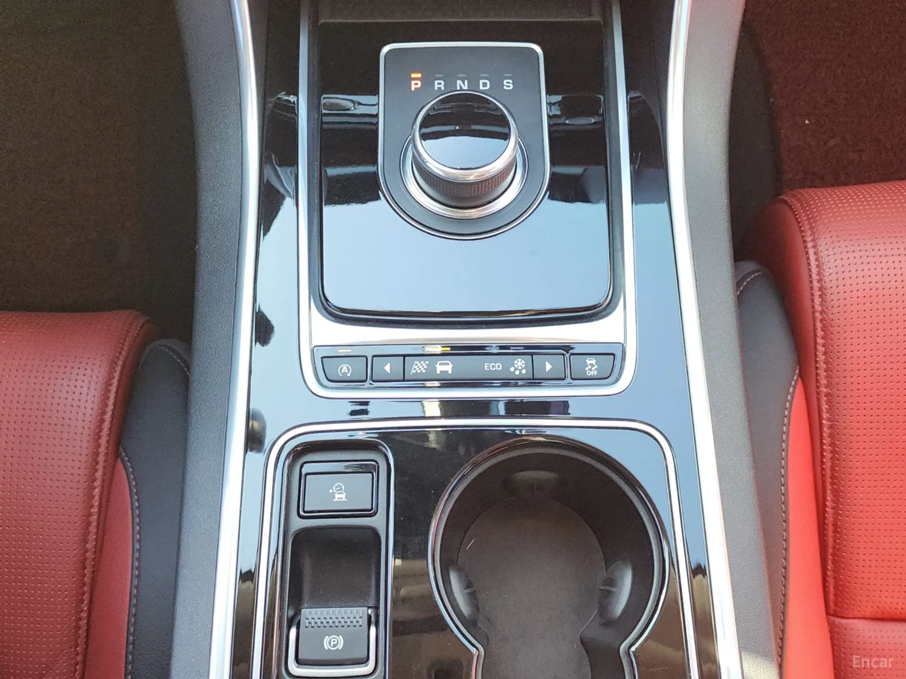 Jaguar XE превью 10