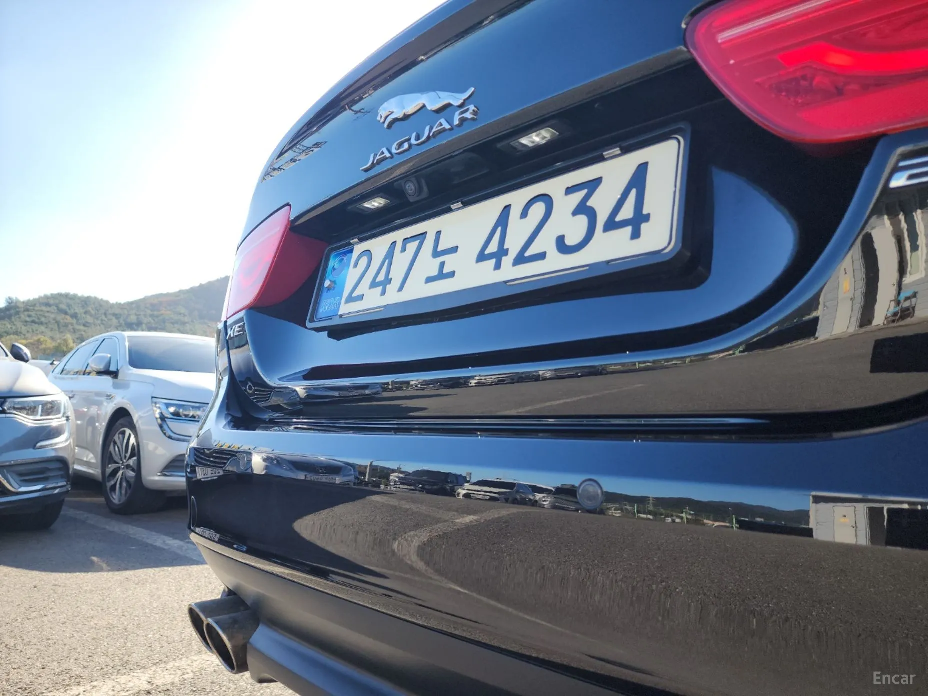 Jaguar XE превью 20
