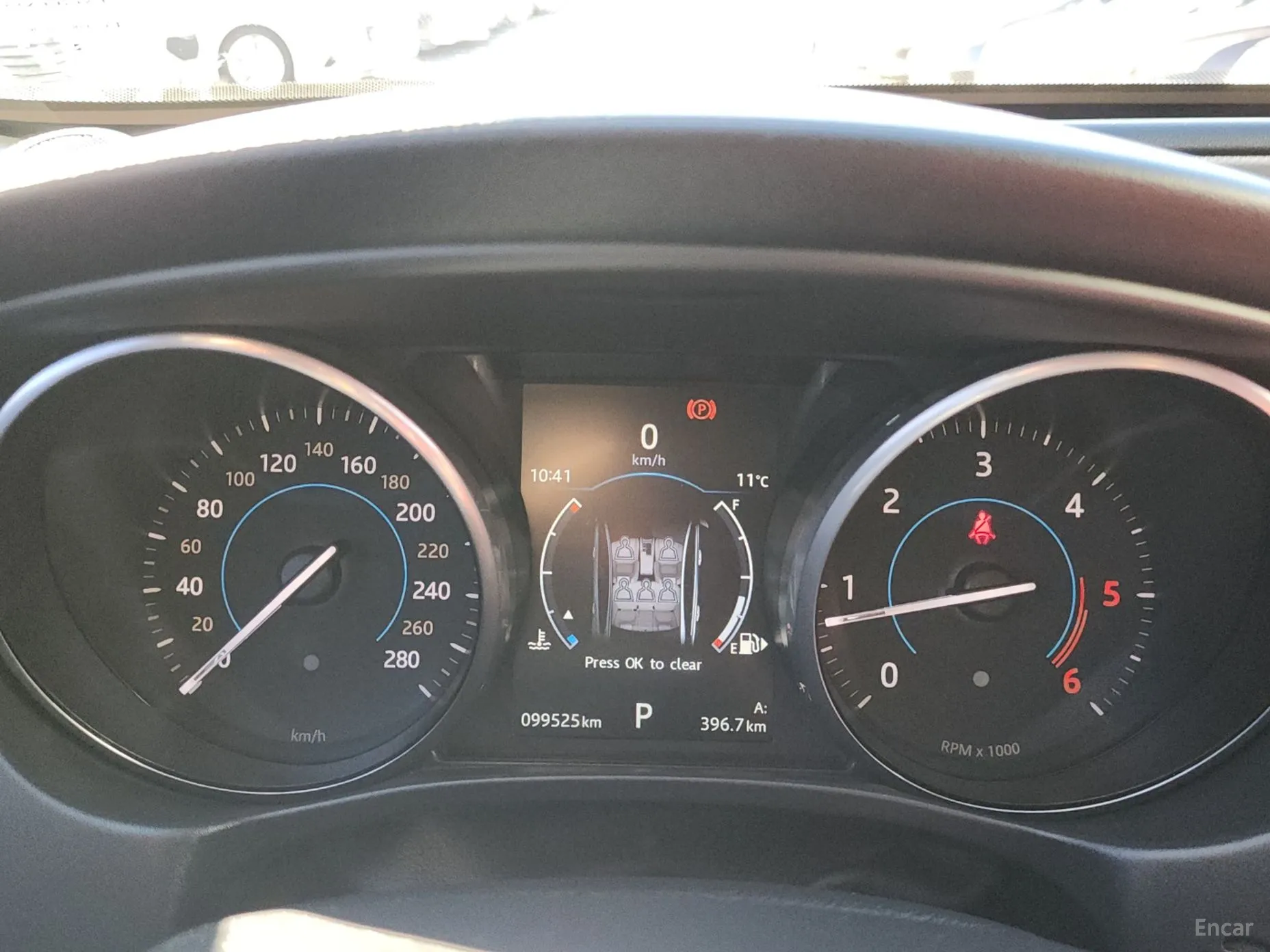 Jaguar XE превью 9