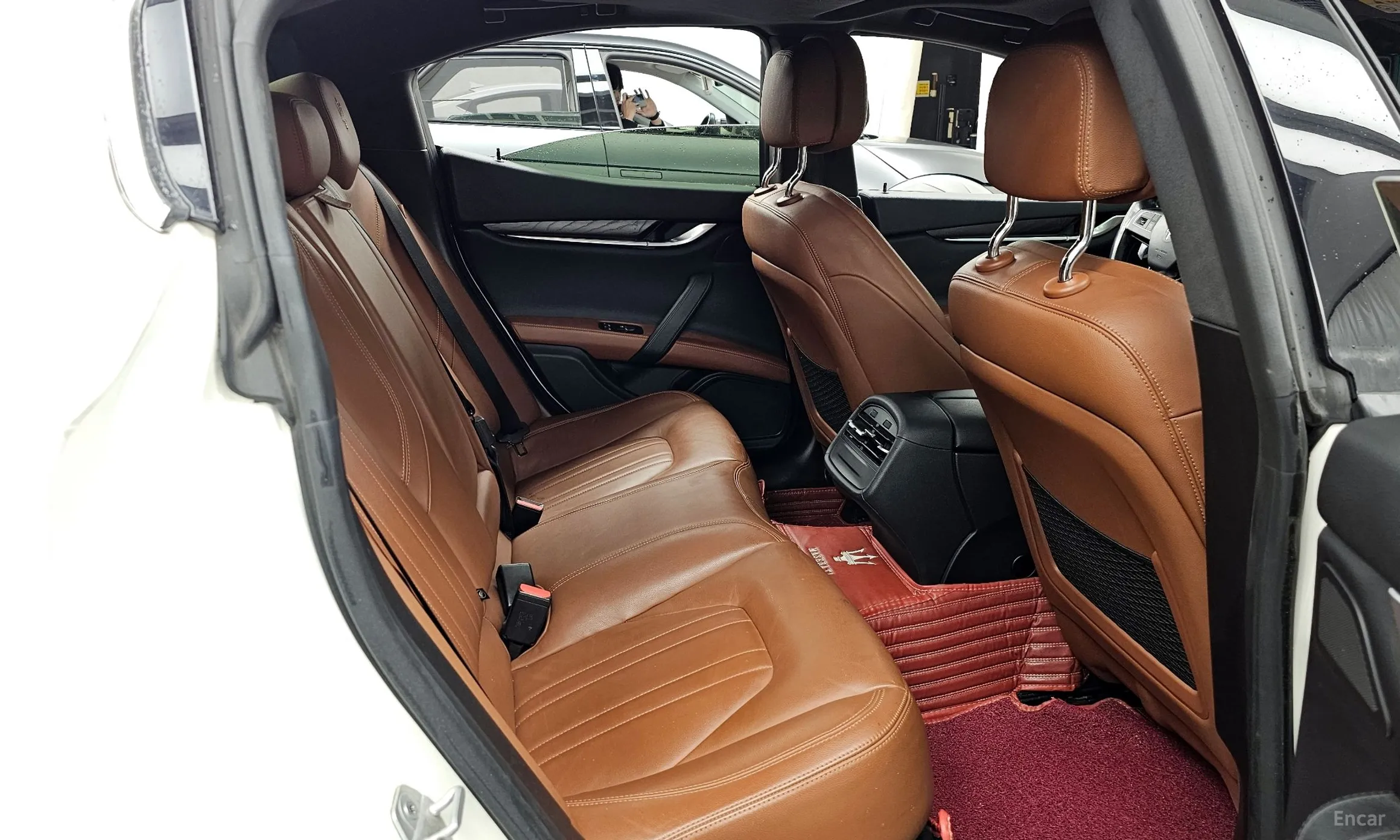 Maserati Ghibli превью 12