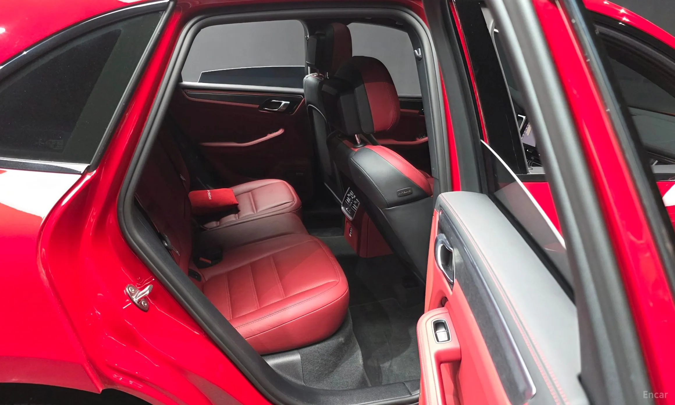 Porsche Macan превью 12