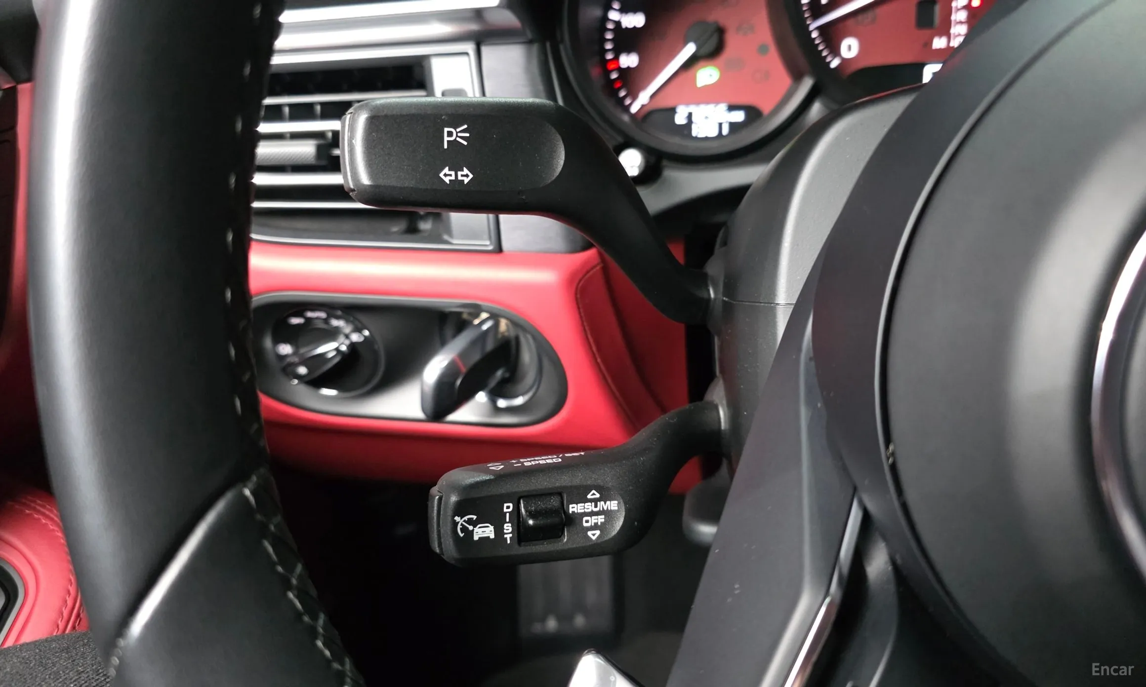 Porsche Macan превью 16