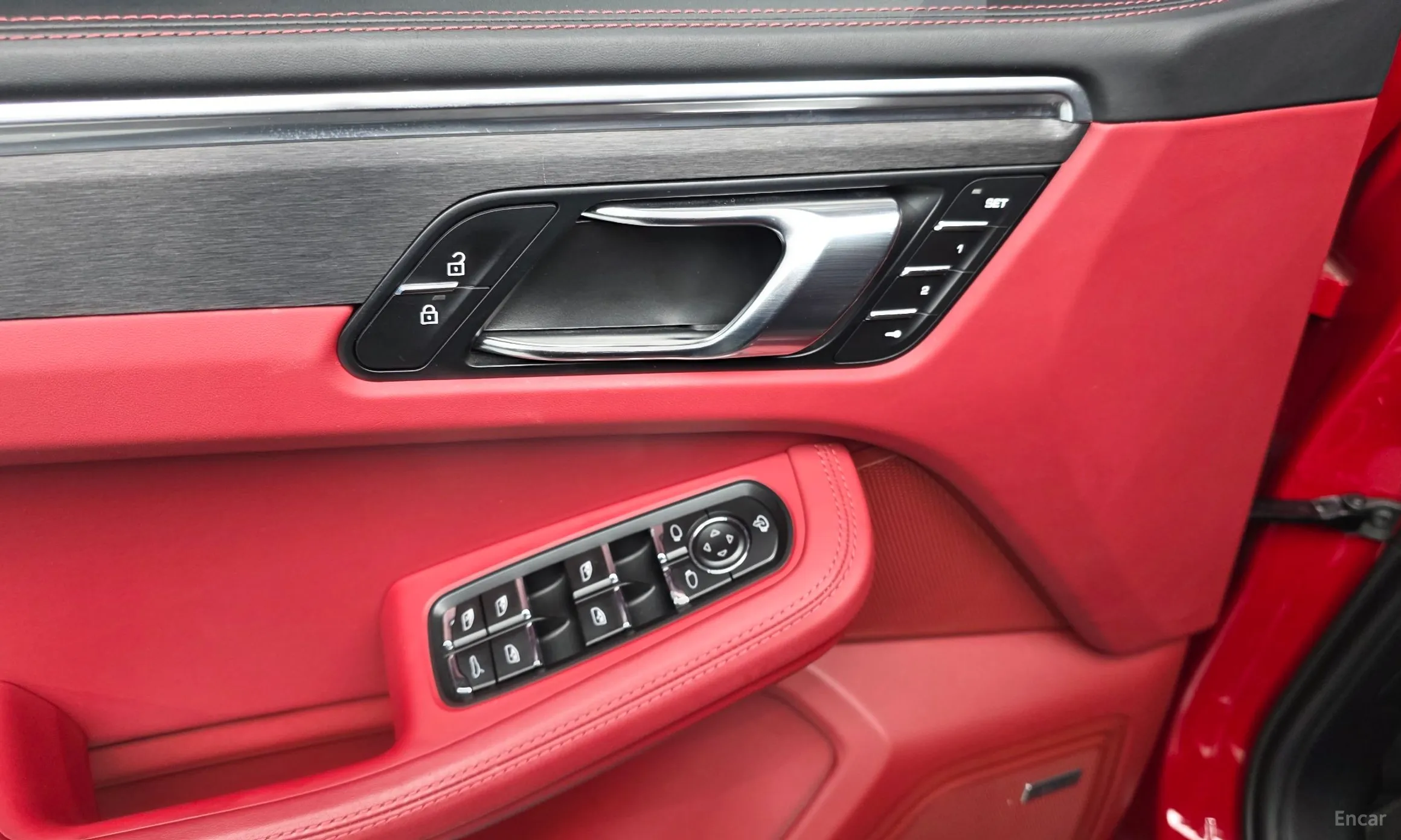 Porsche Macan превью 17