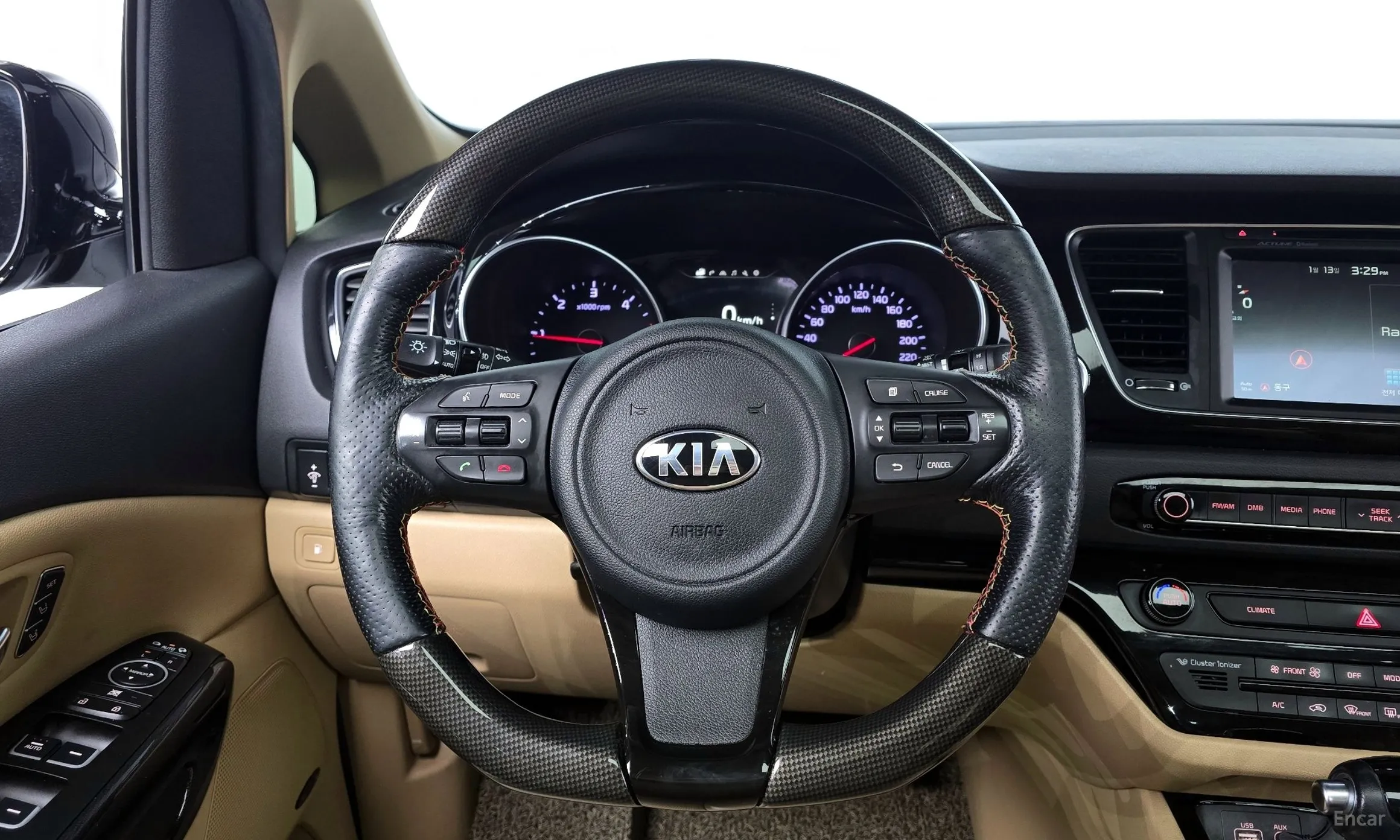 Kia Carnival превью 13
