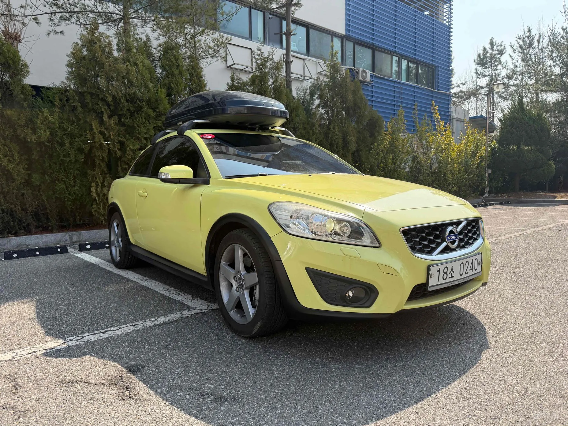 Volvo C30.