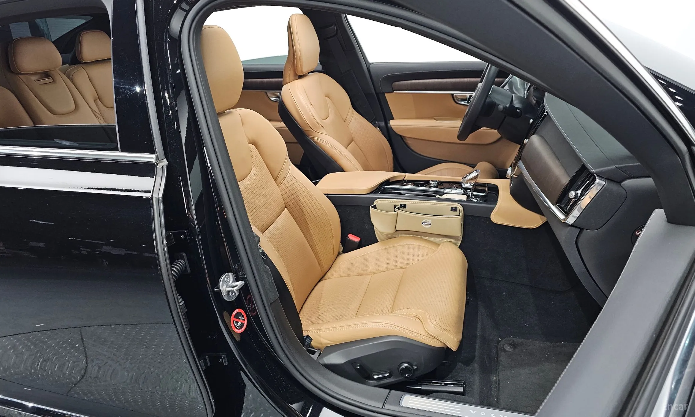 Volvo S90 превью 10