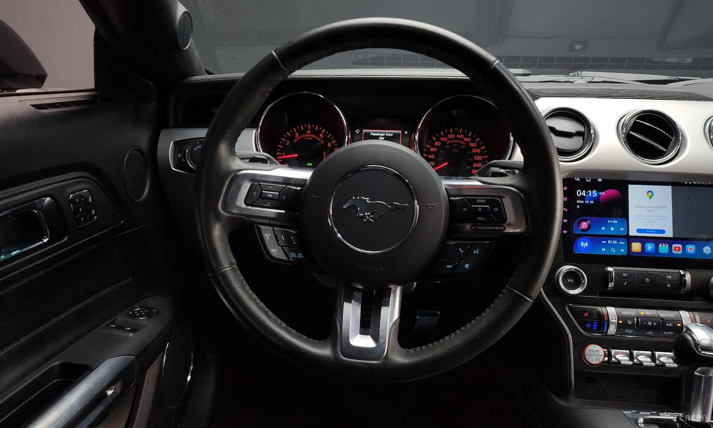 Ford Mustang превью 13