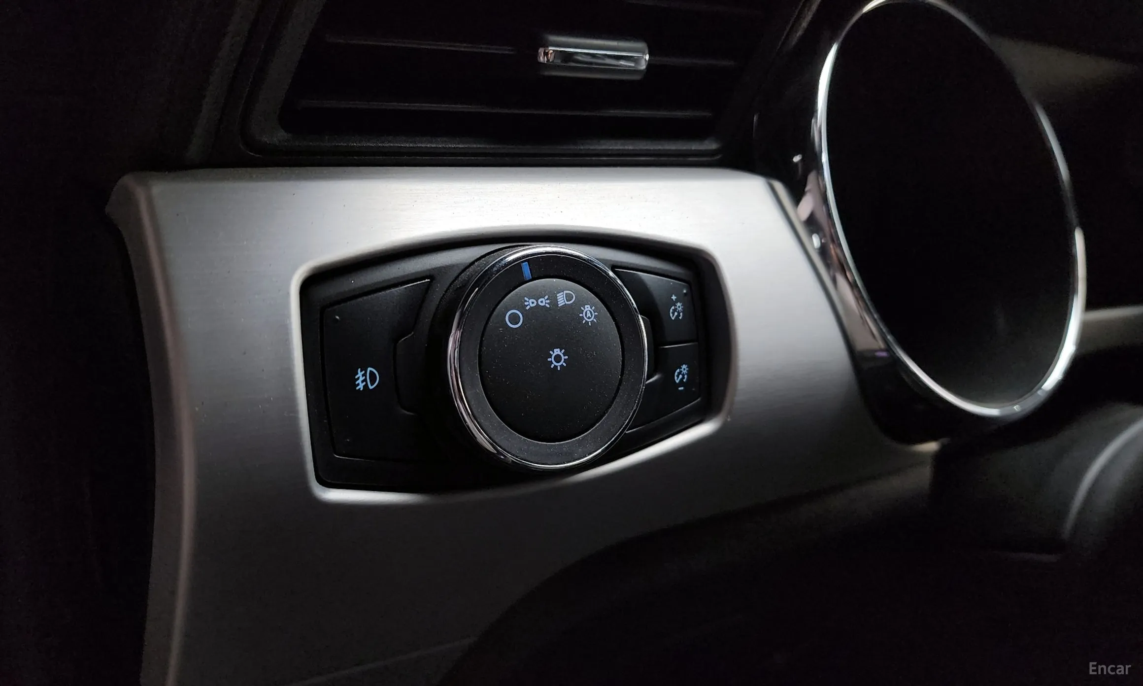 Ford Mustang превью 16