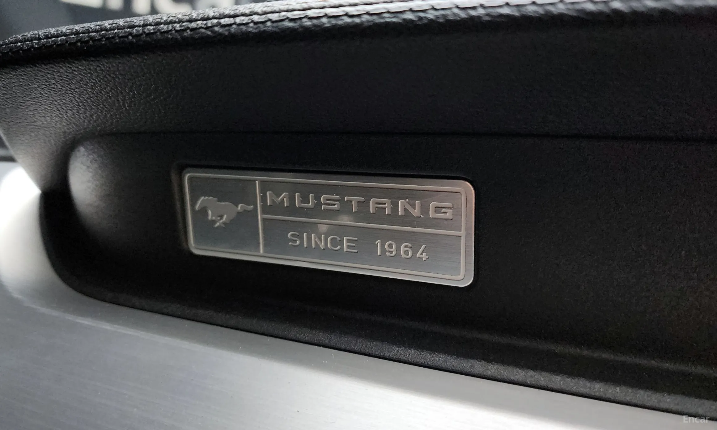 Ford Mustang превью 19