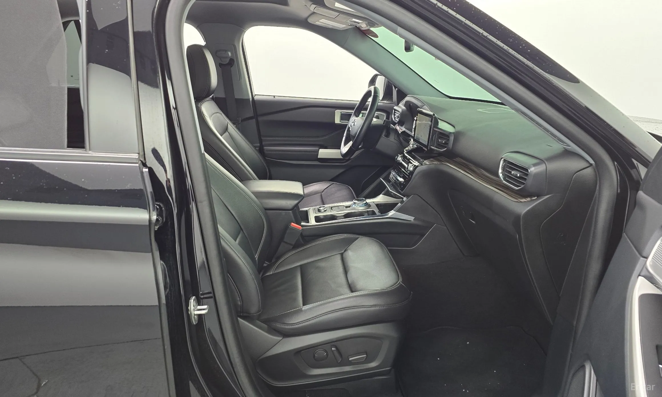 Ford Explorer 6th Generation превью 11