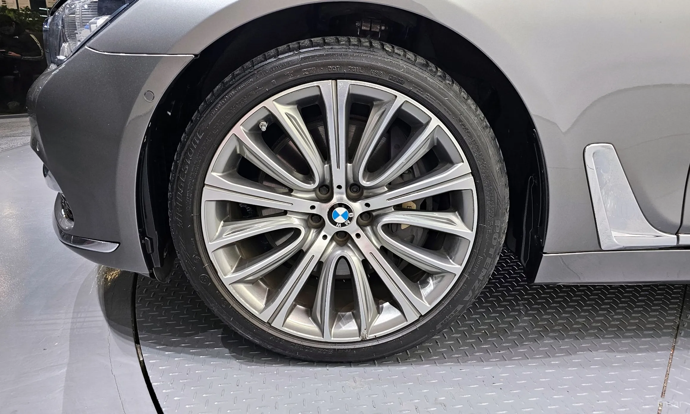BMW 7 Series (G11) превью 5