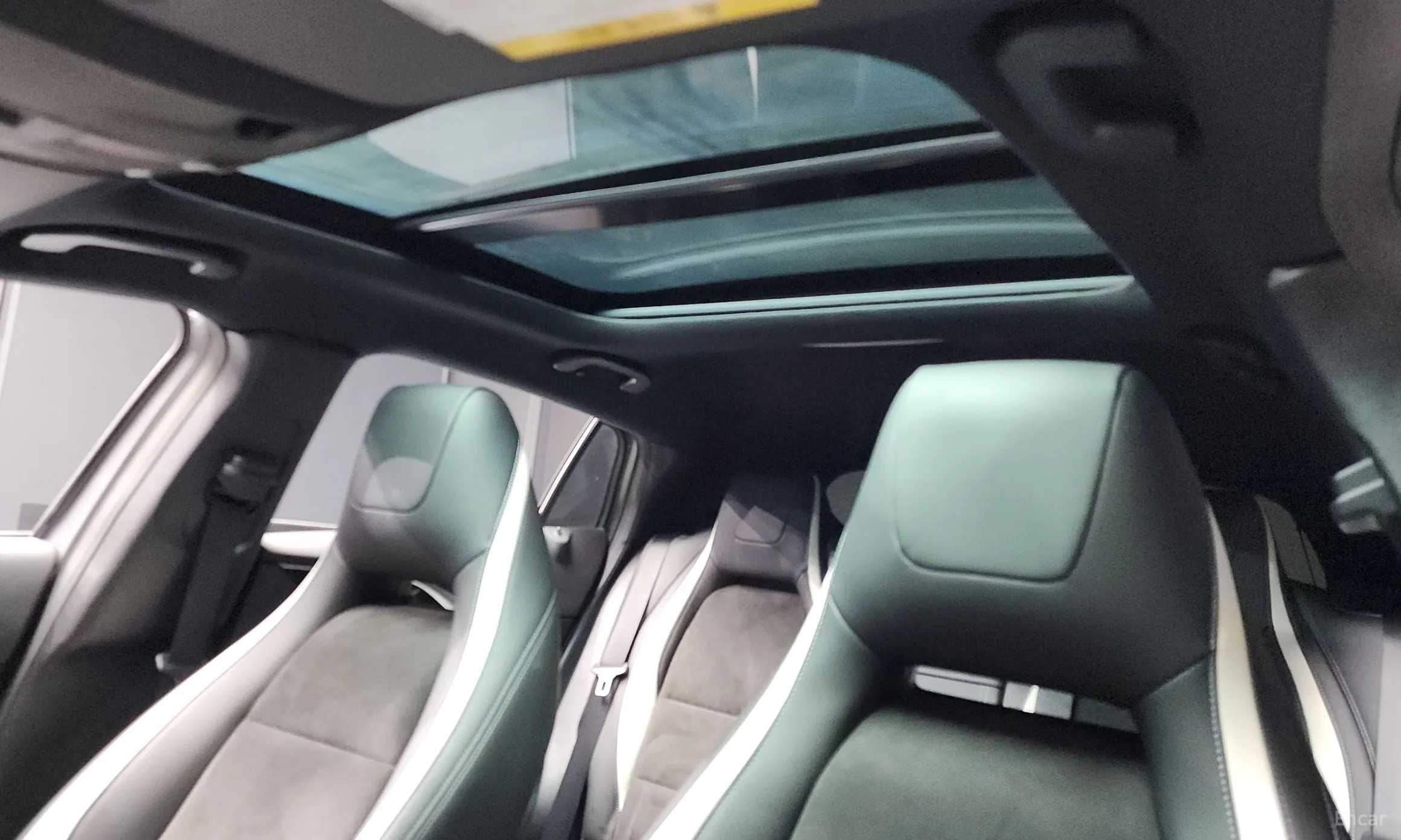 Infiniti Q30 превью 19