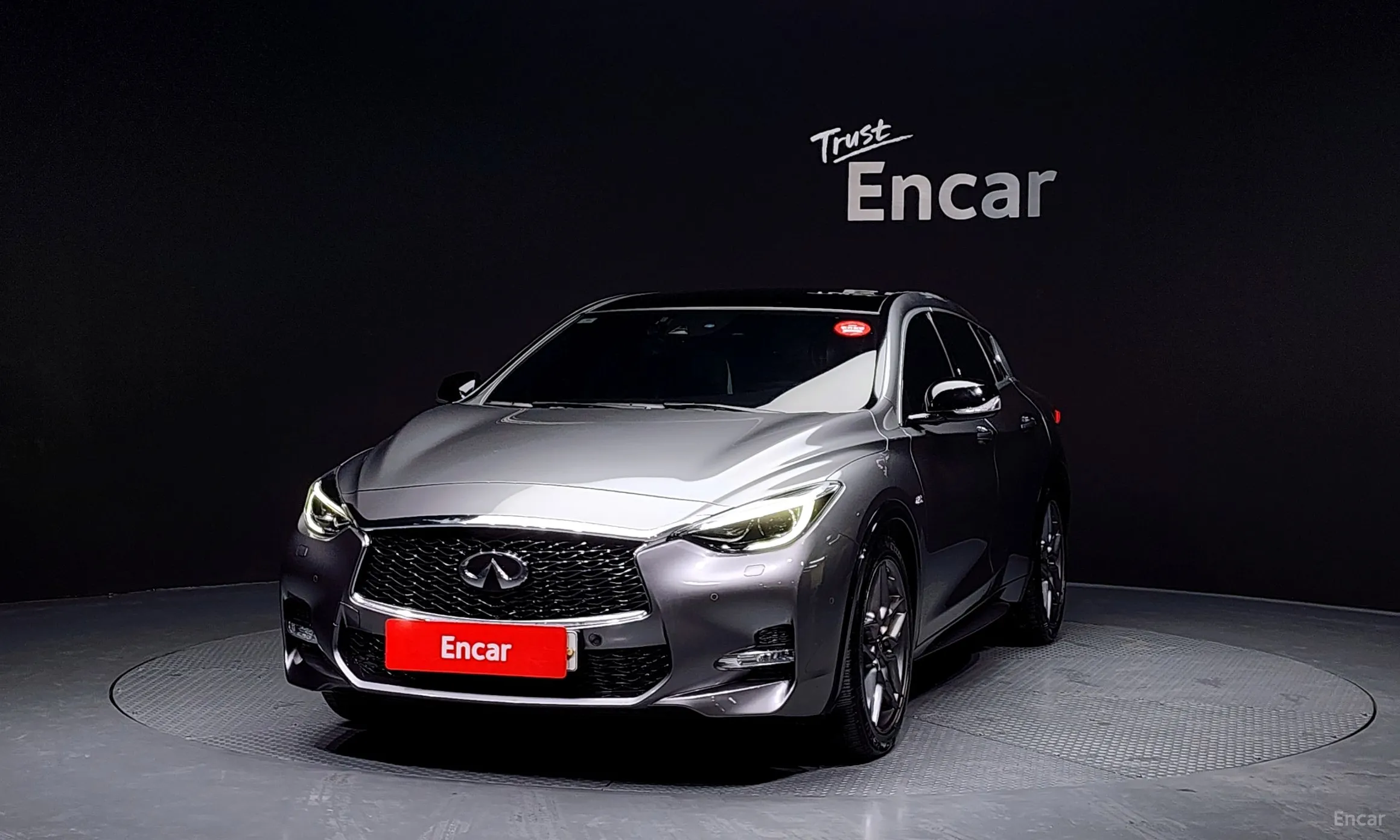 Infiniti Q30 превью 3