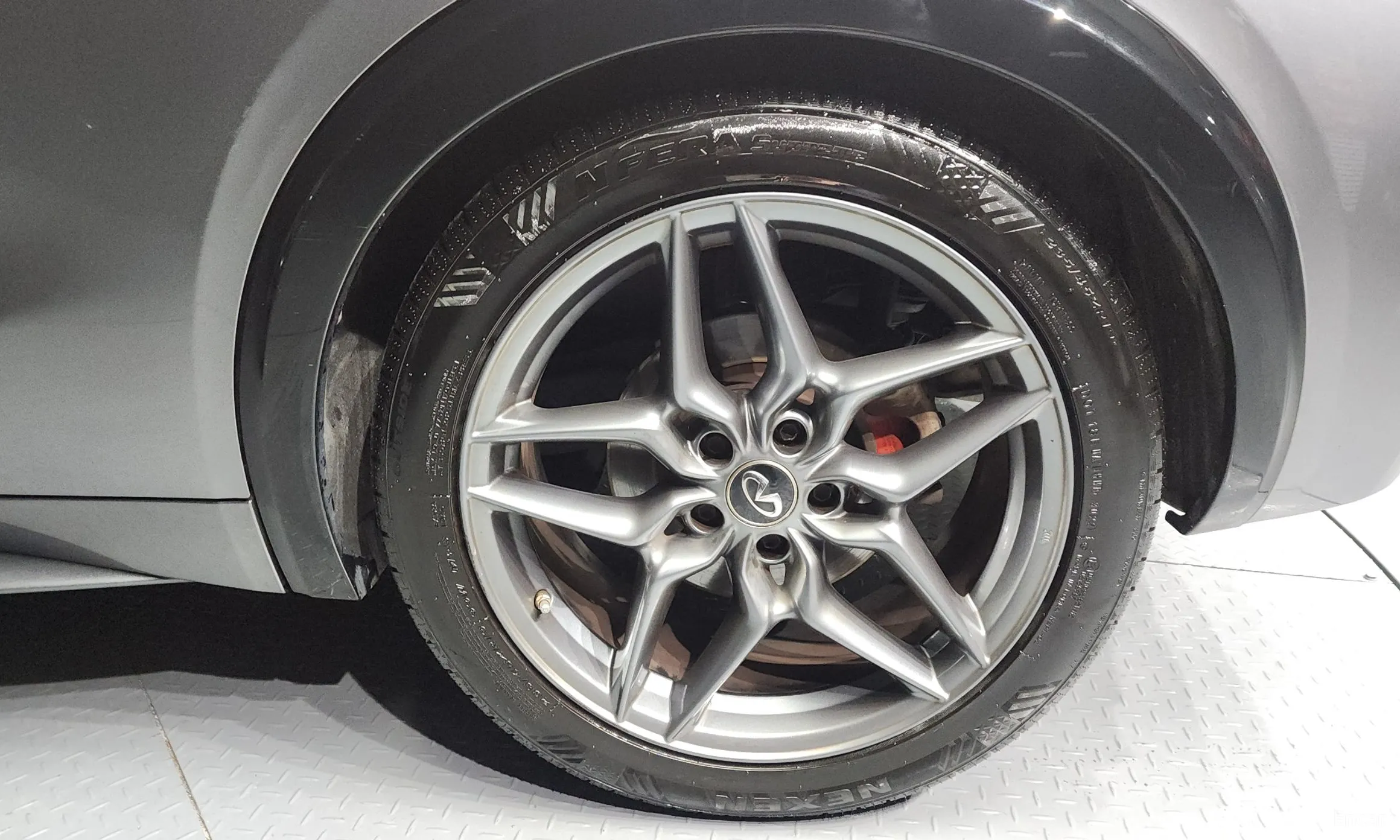 Infiniti Q30 превью 5