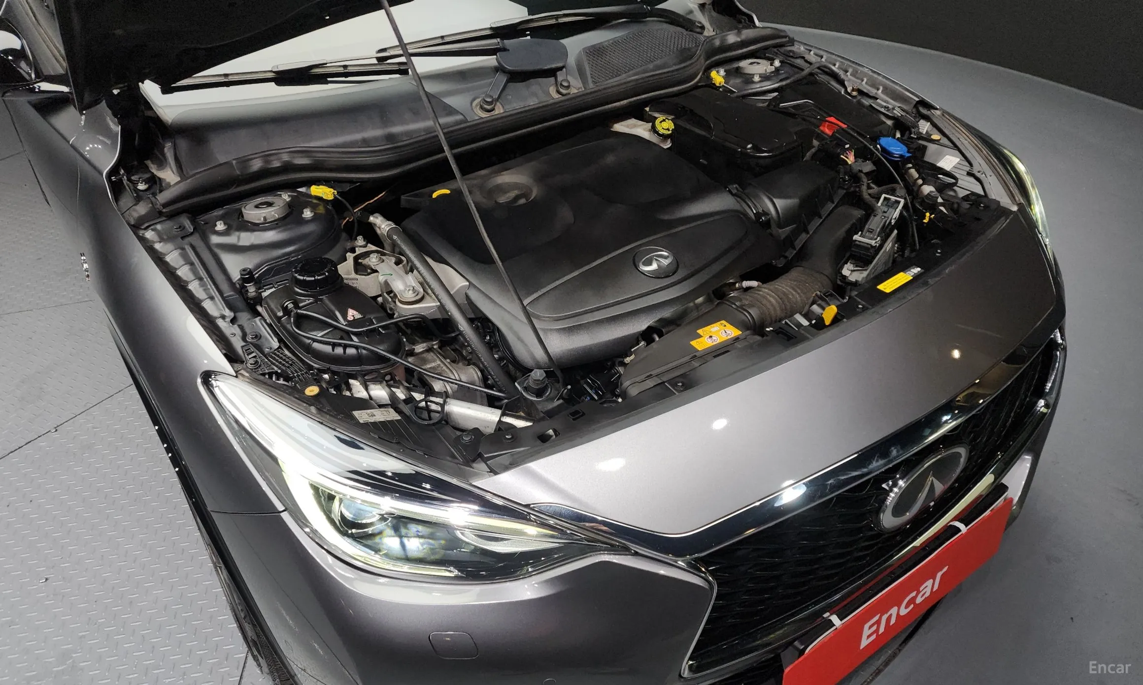 Infiniti Q30 превью 6