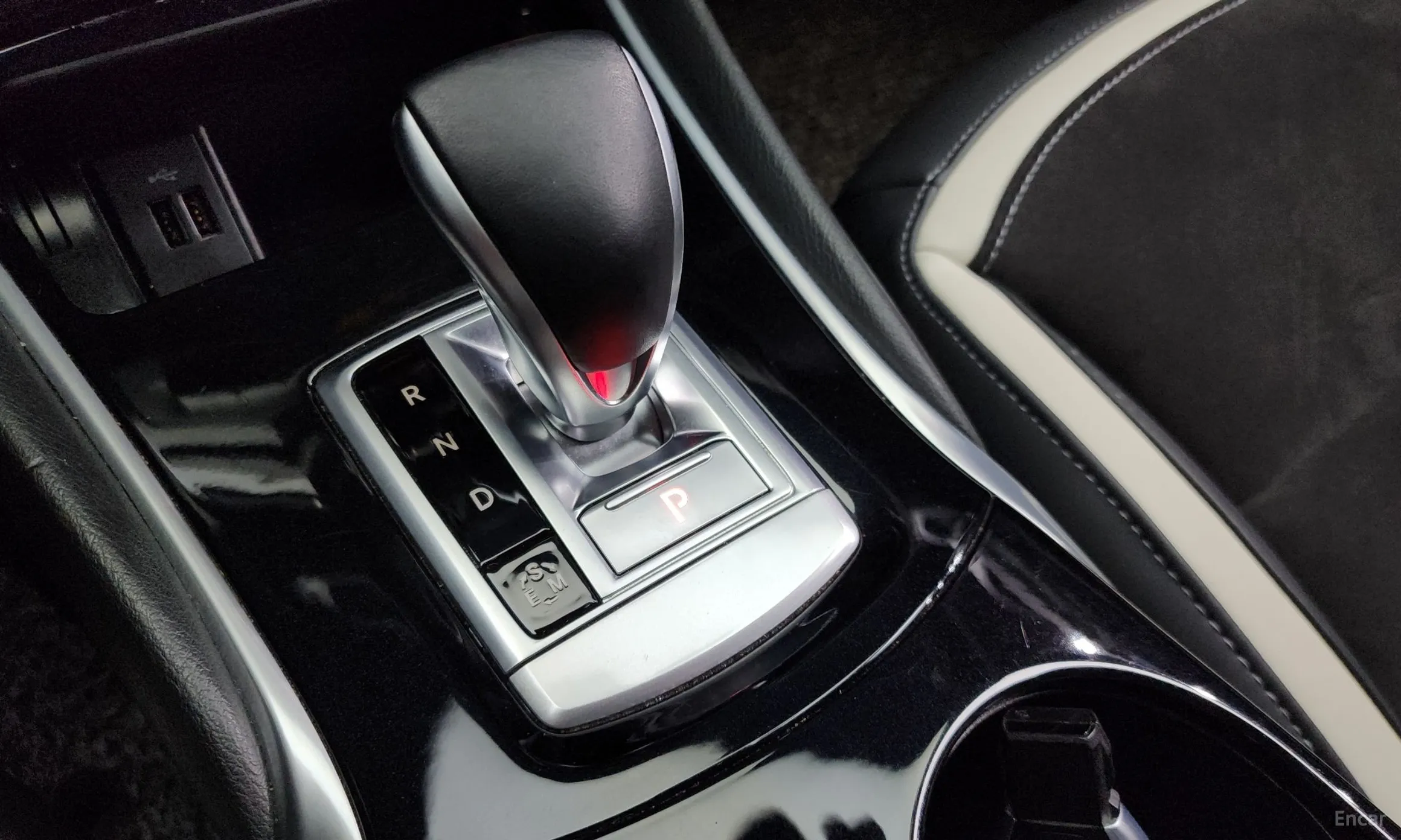 Infiniti Q30 превью 9