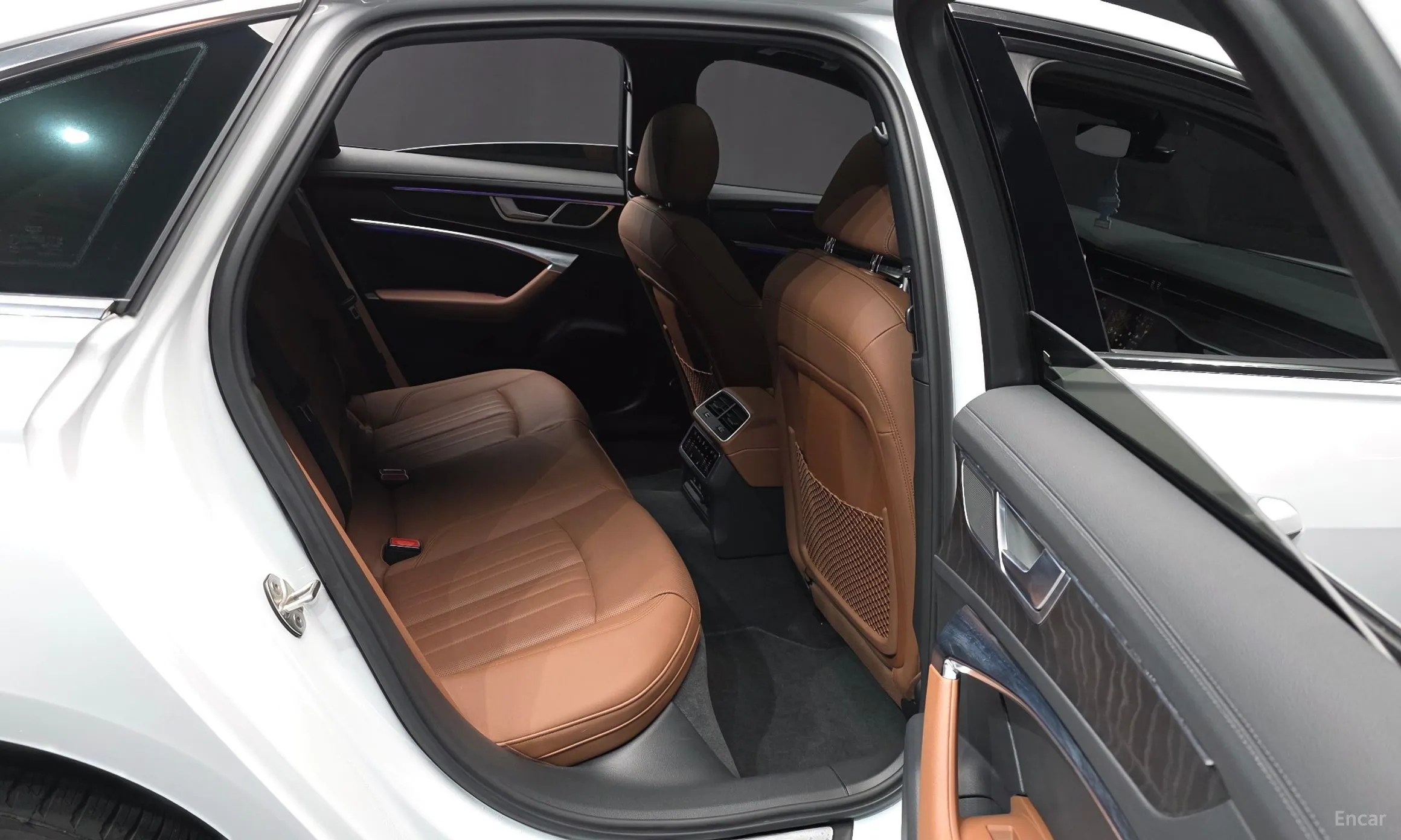 Audi A6 (C8) превью 12