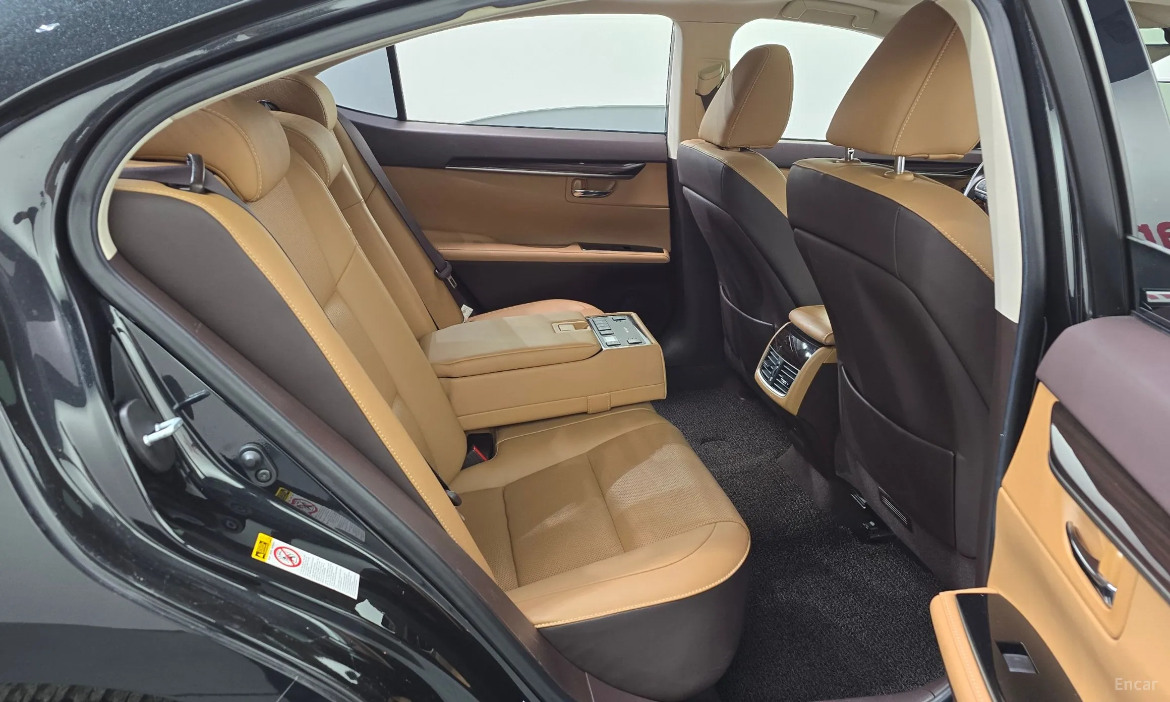 Lexus New ES300h превью 12