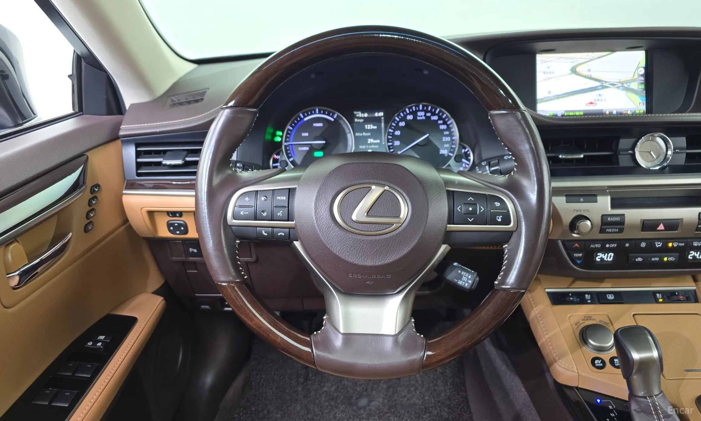 Lexus New ES300h превью 13