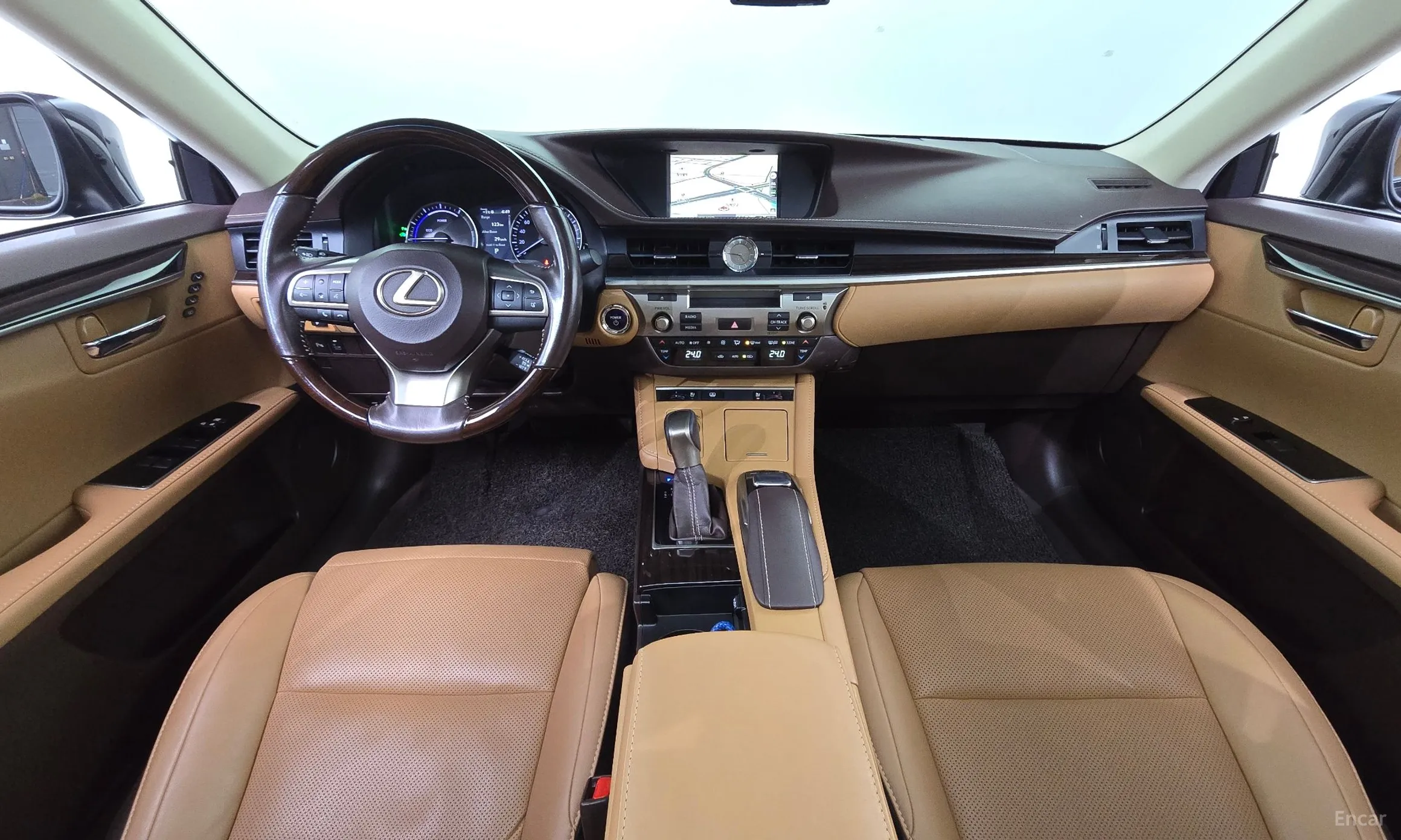 Lexus New ES300h превью 7