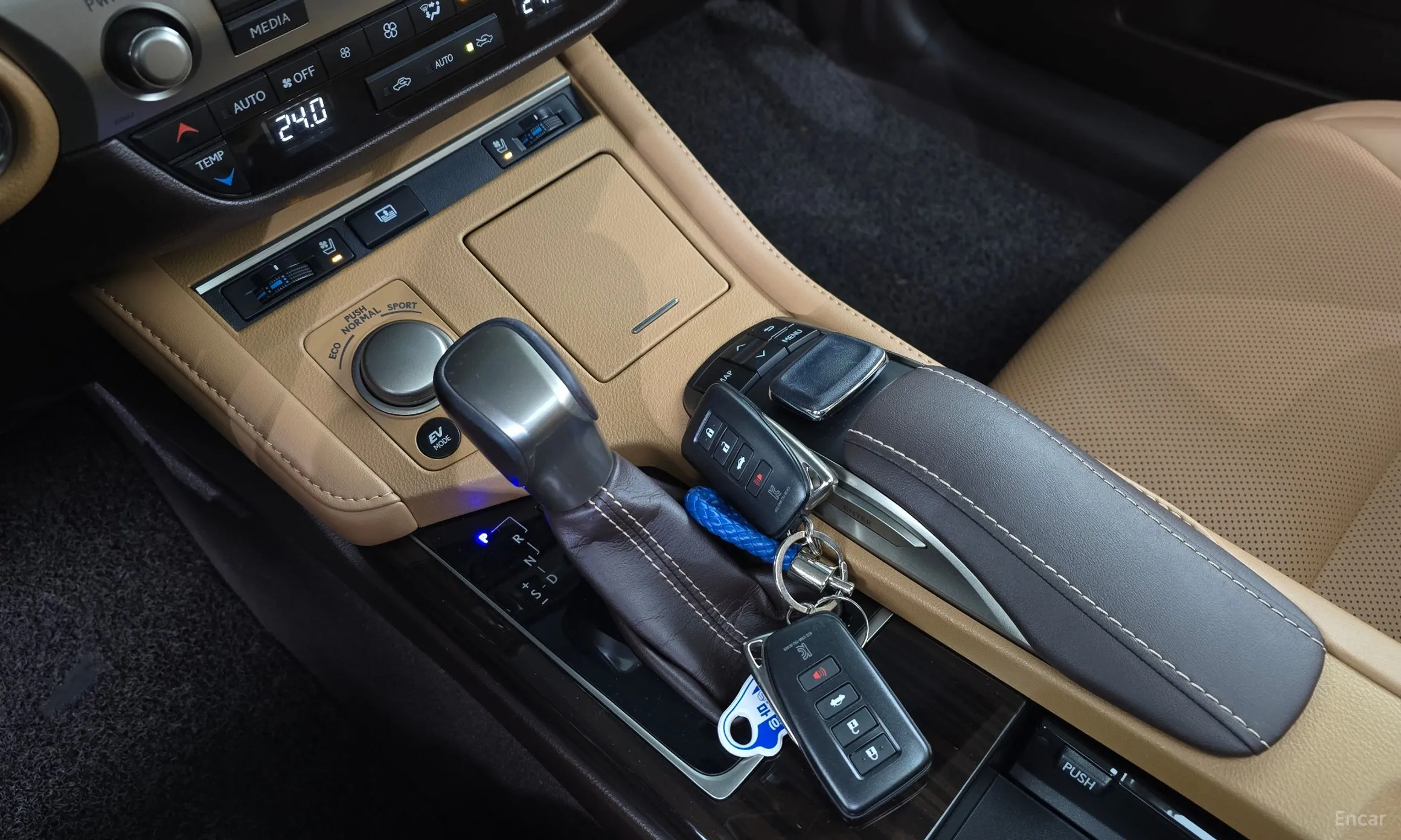 Lexus New ES300h превью 9