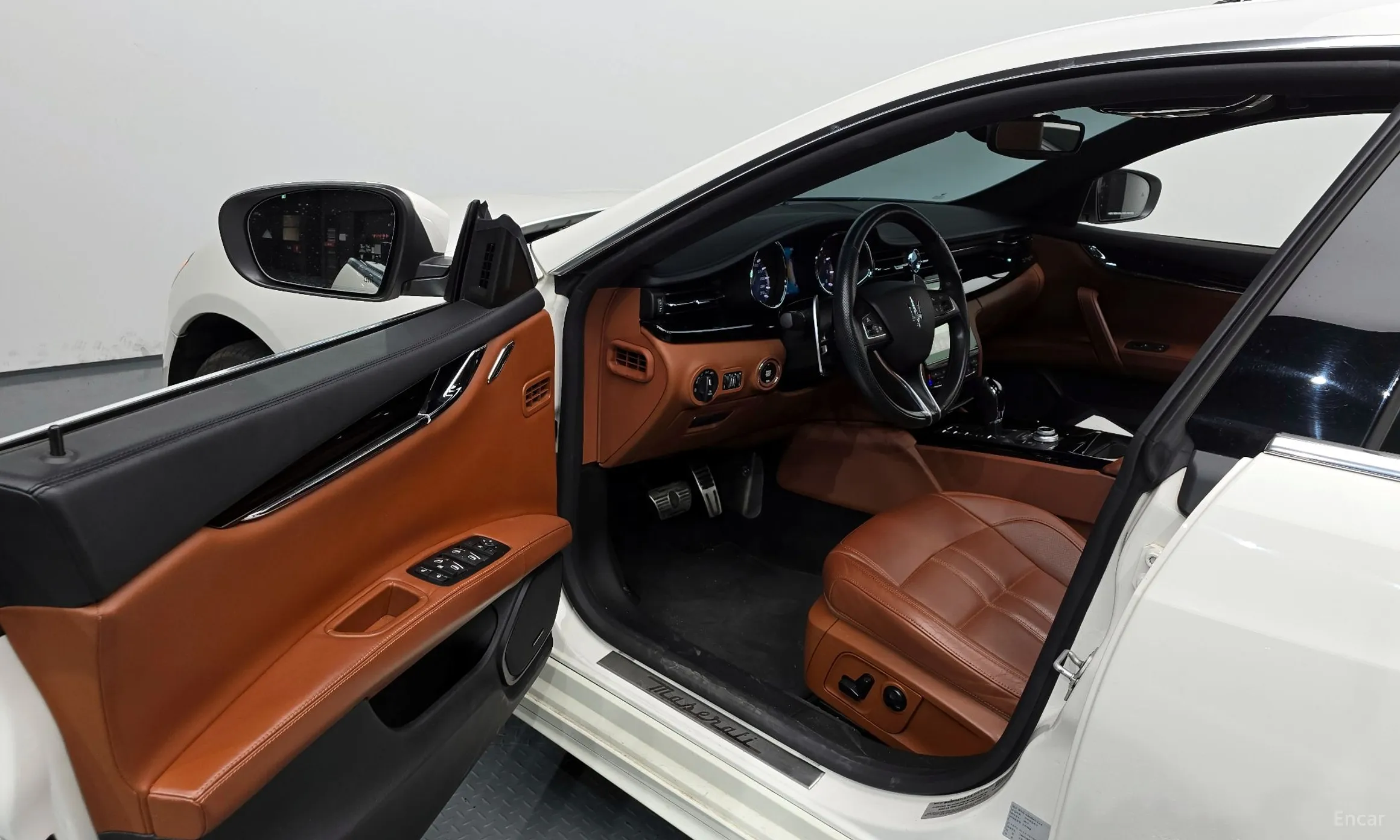 Maserati Quattroporte превью 10