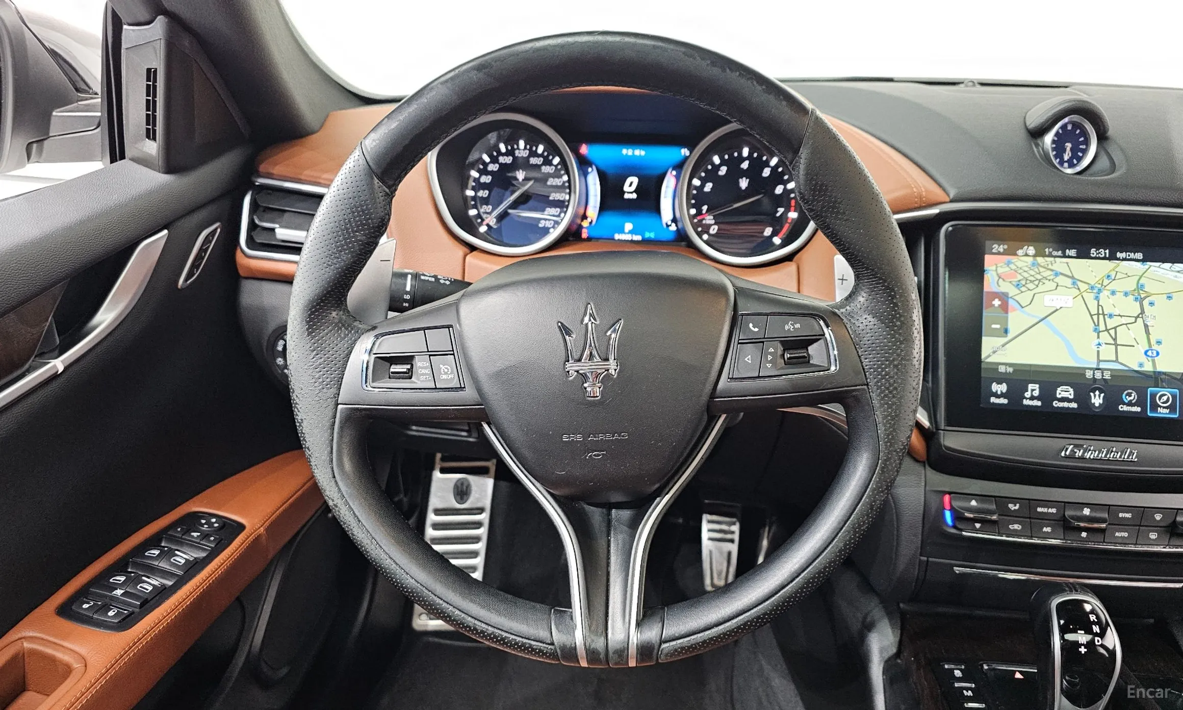 Maserati Ghibli превью 13