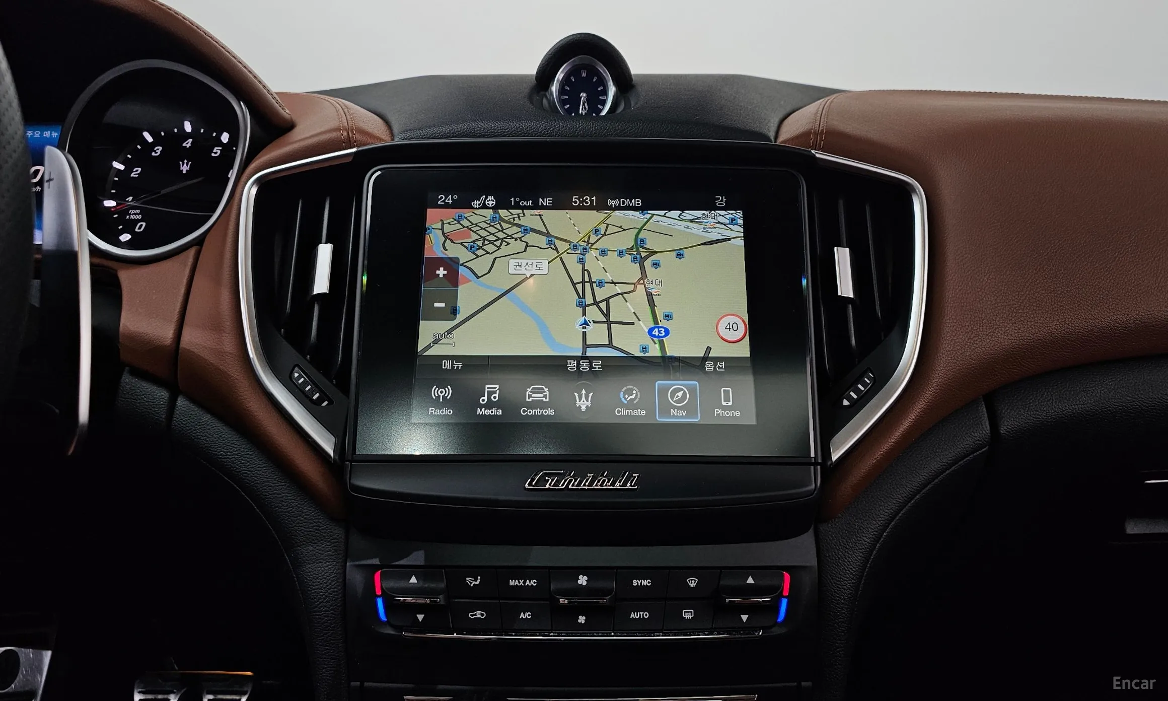 Maserati Ghibli превью 14