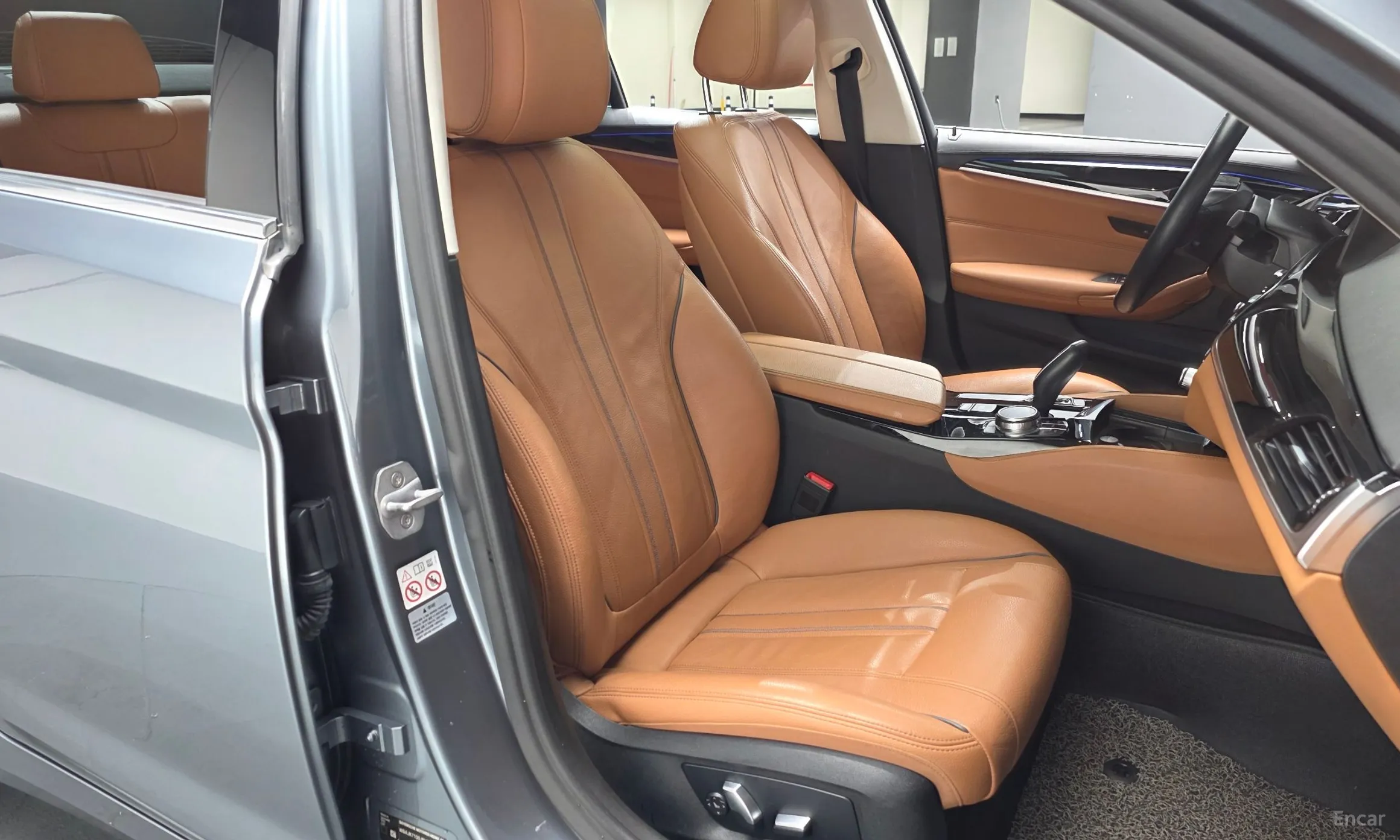 BMW 5 Series (G30) превью 10