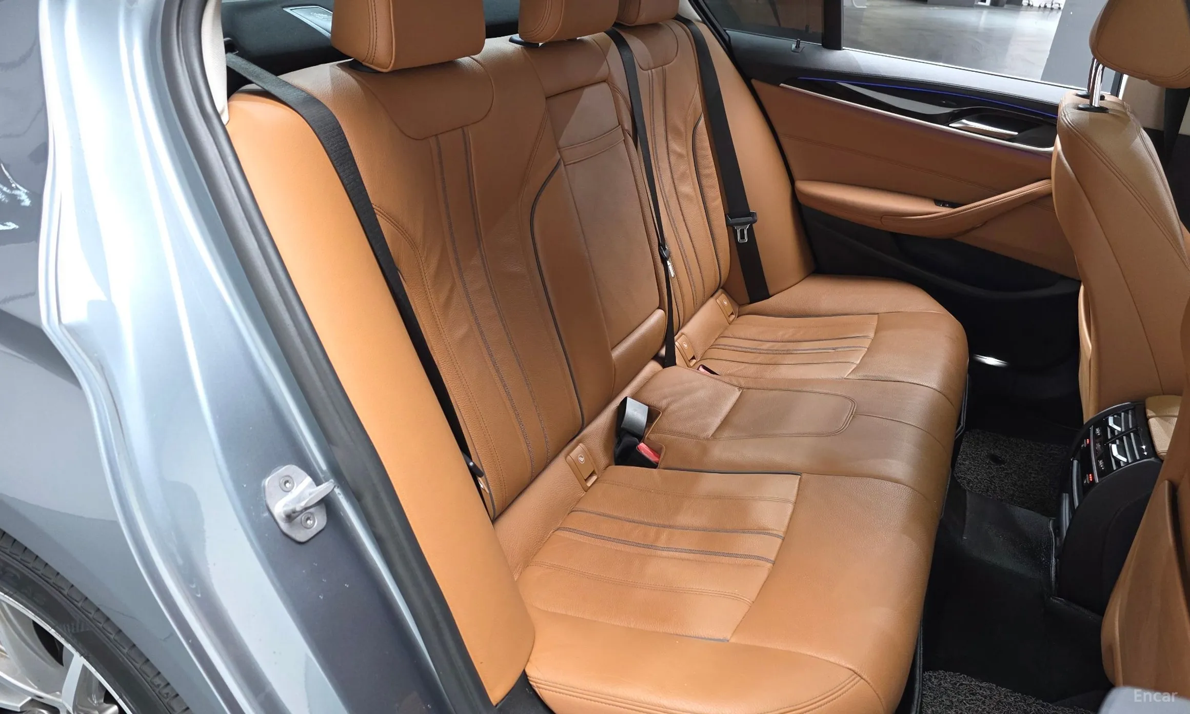BMW 5 Series (G30) превью 12