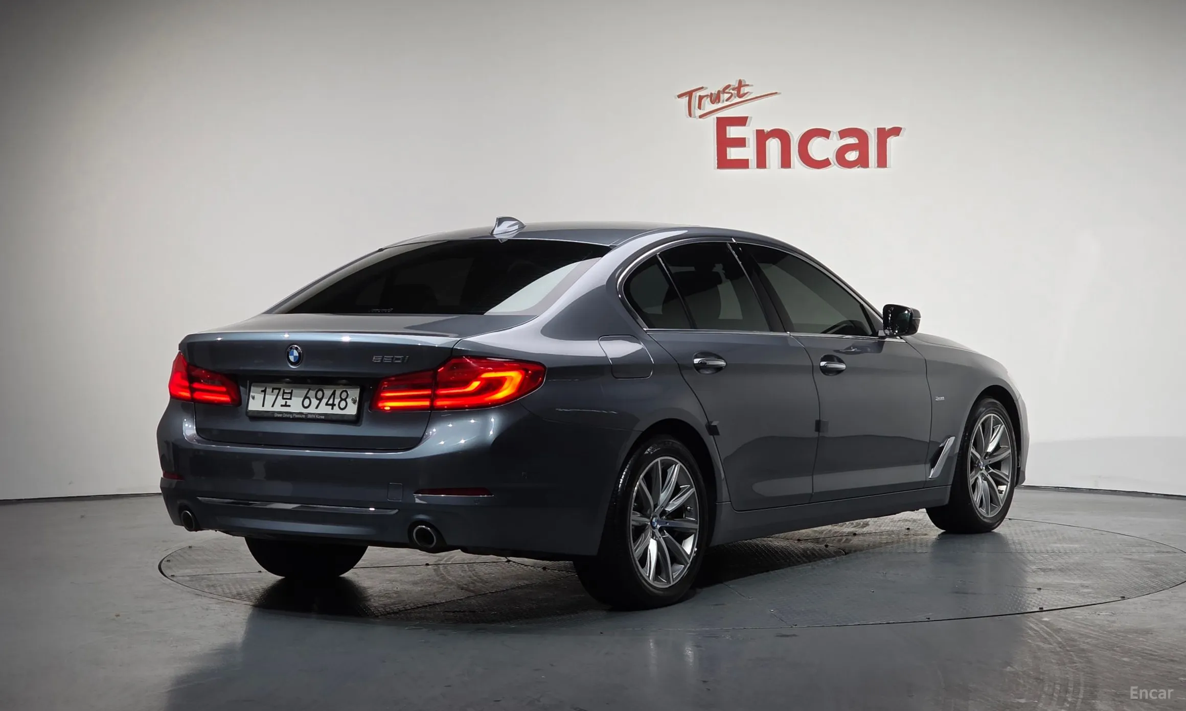 BMW 5 Series (G30) превью 2