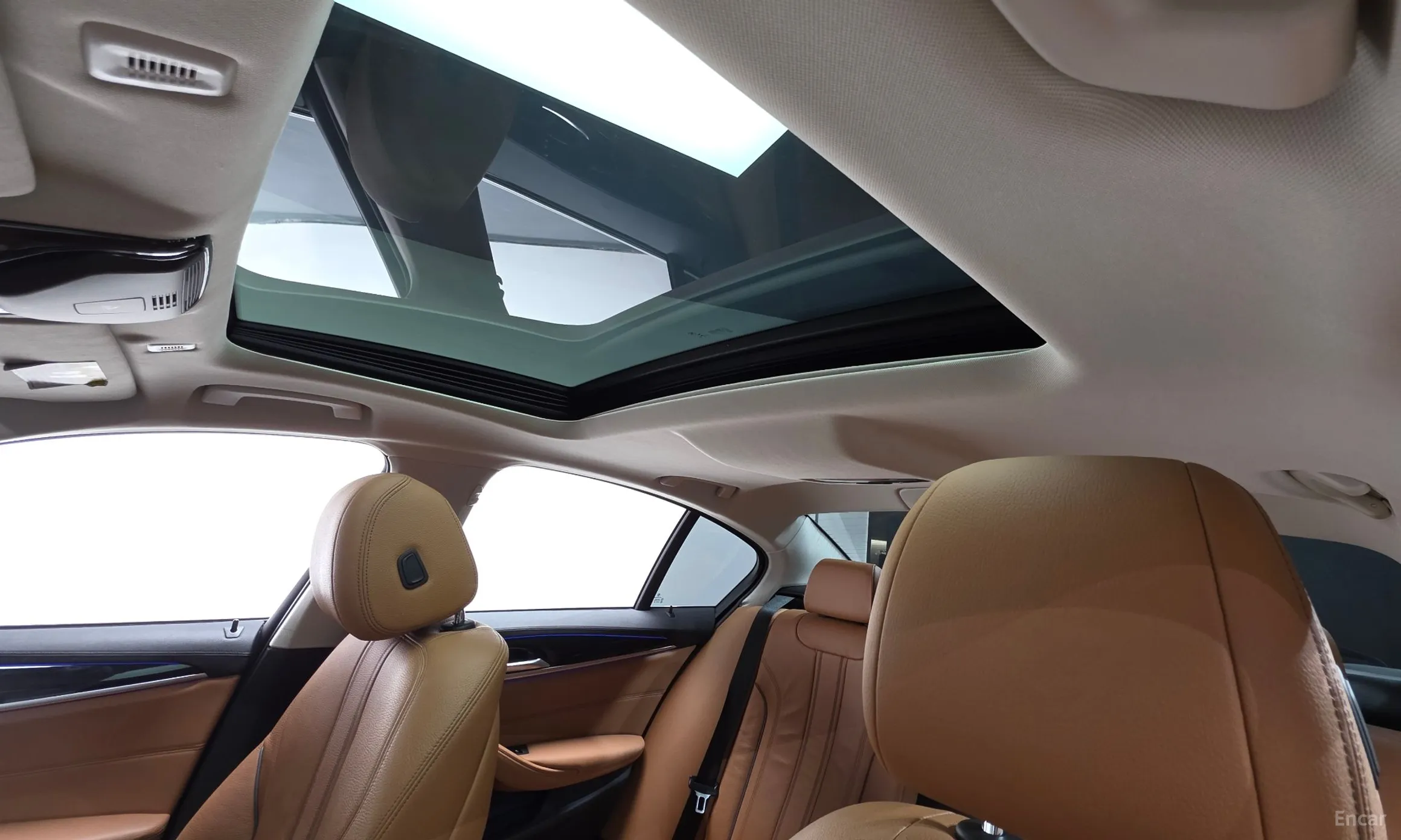 BMW 5 Series (G30) превью 17
