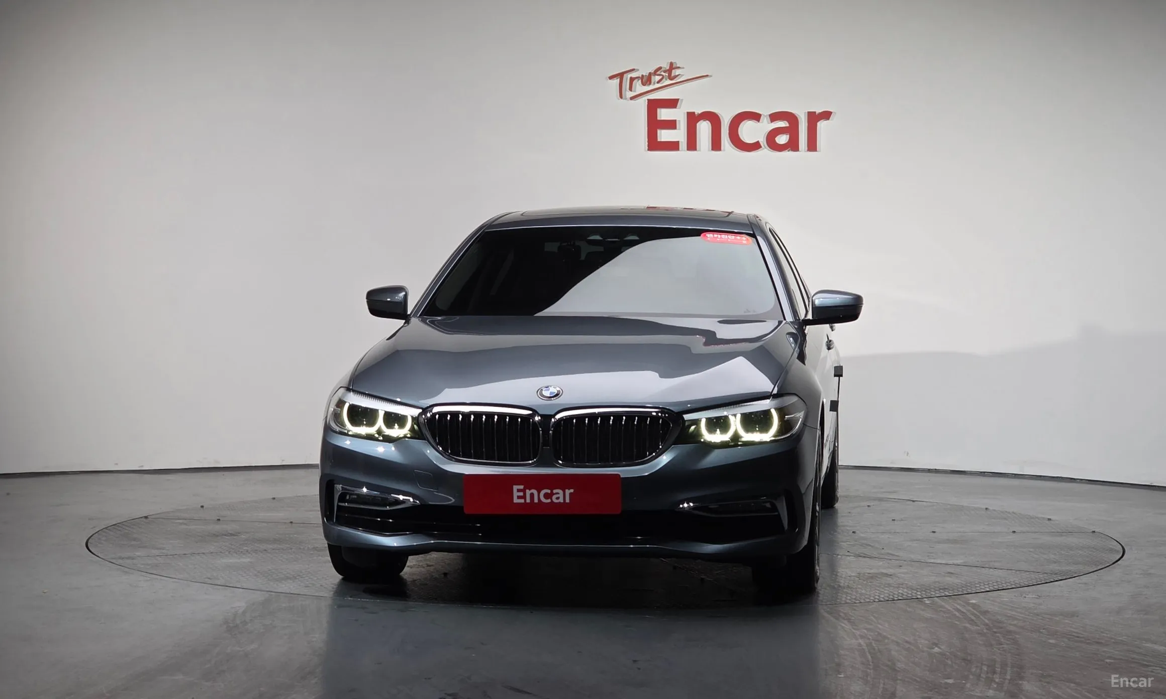 BMW 5 Series (G30) превью 3