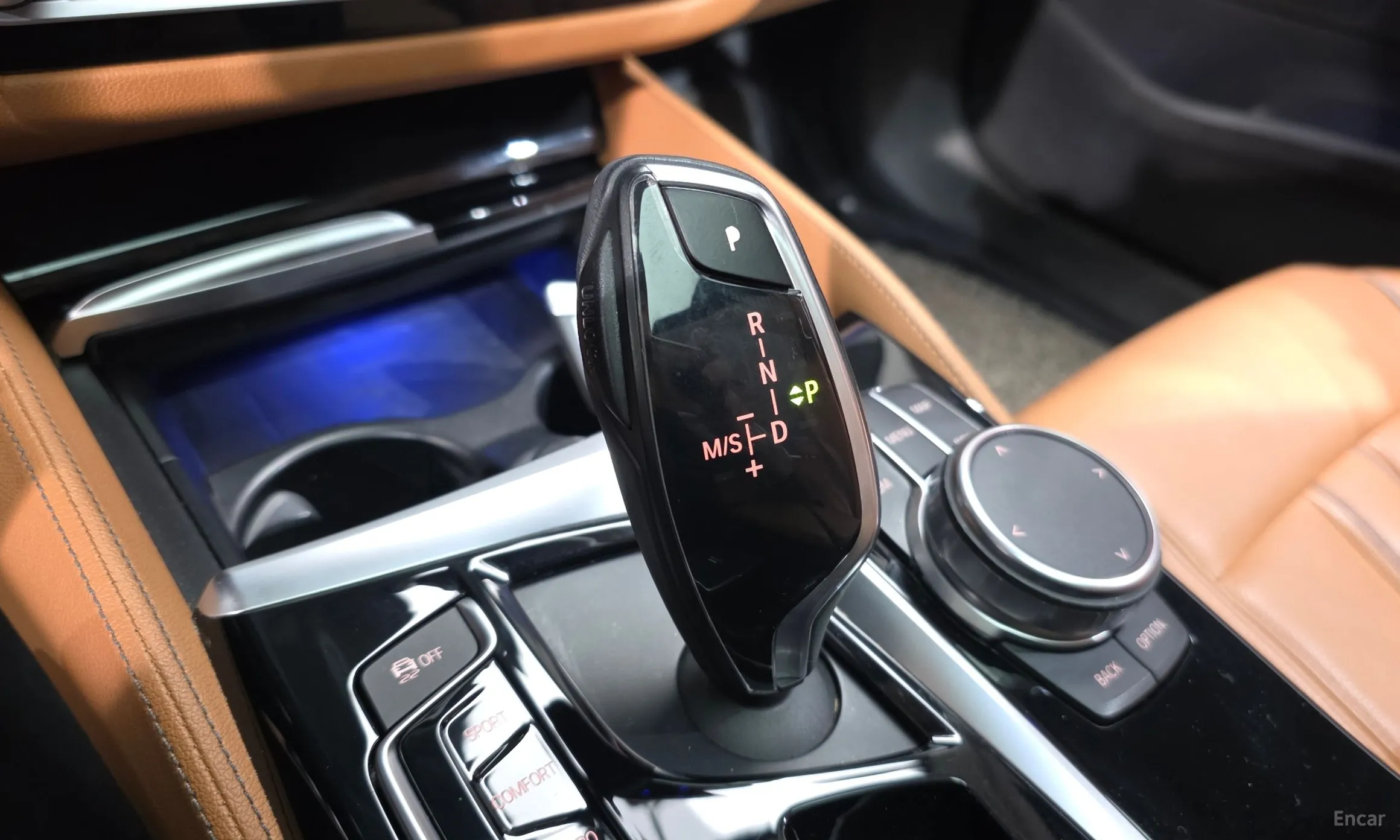 BMW 5 Series (G30) превью 9
