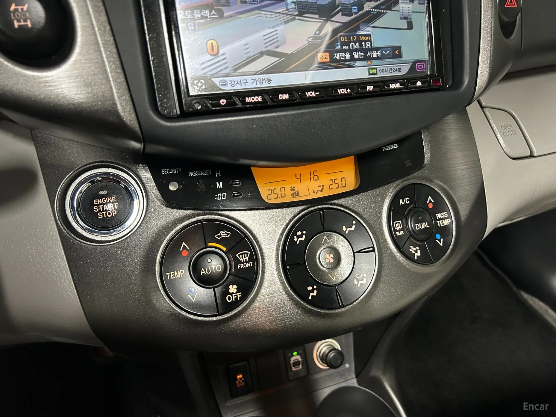 Toyota RAV4 превью 16