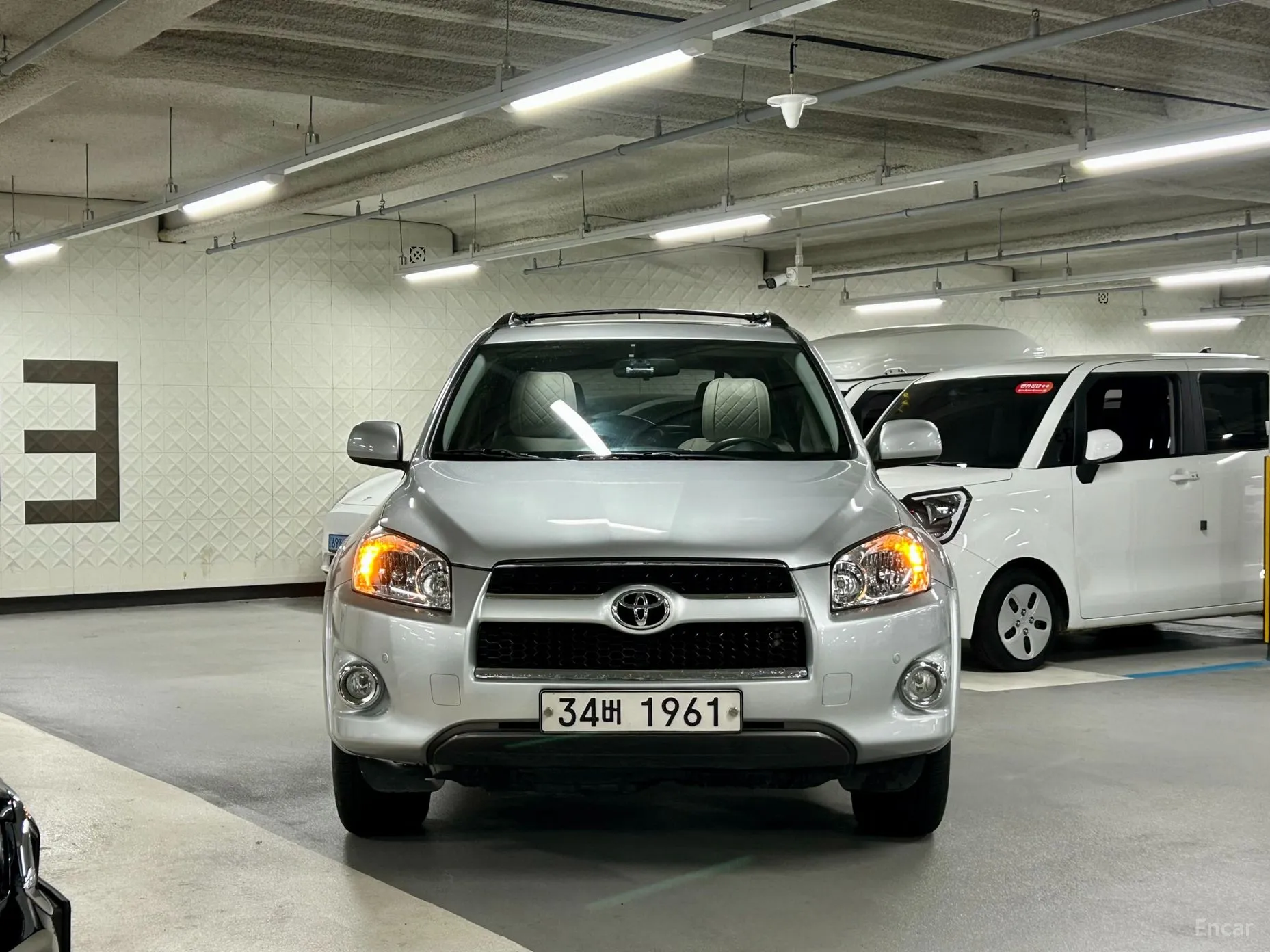Toyota RAV4 превью 3