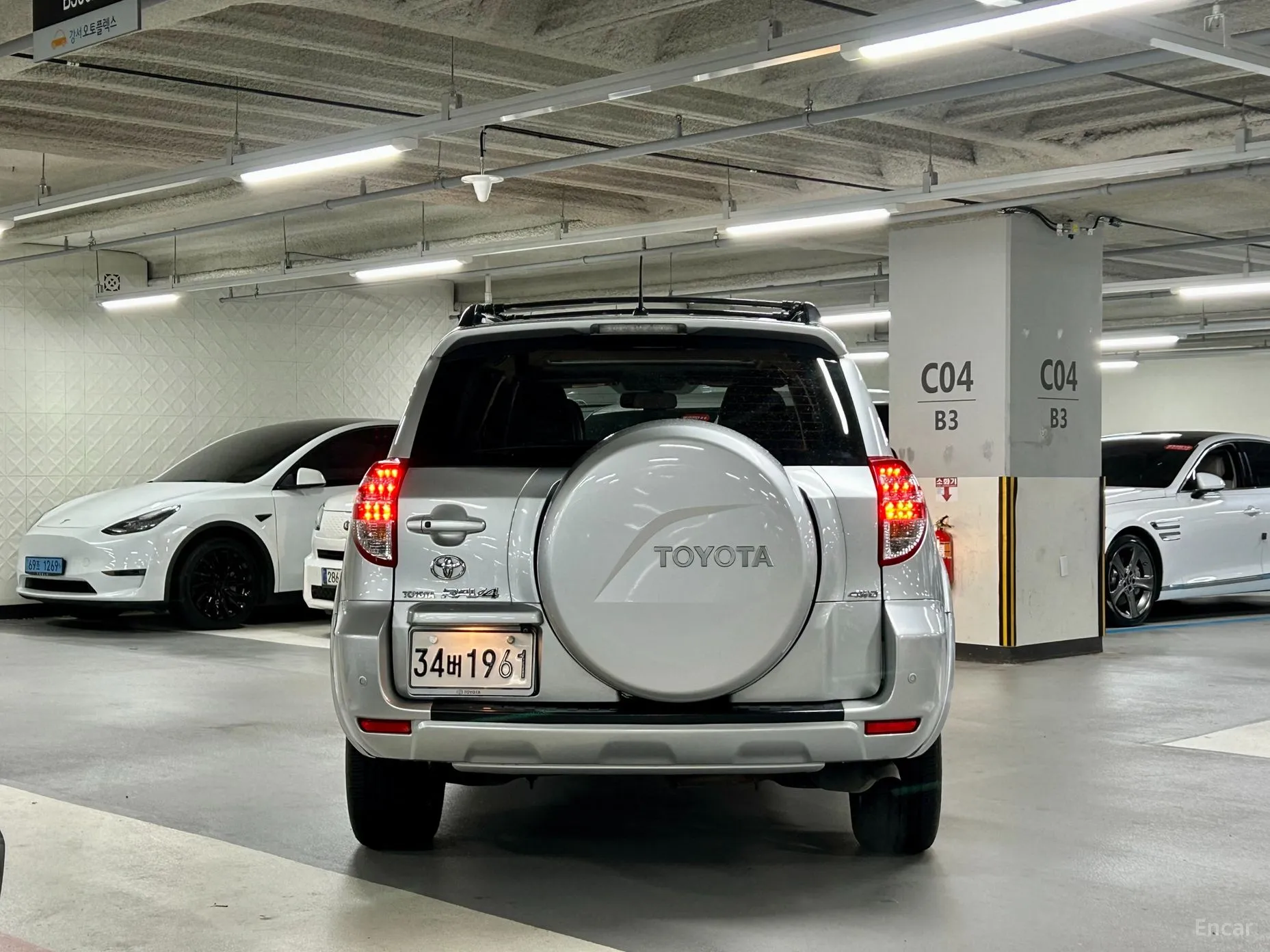 Toyota RAV4 превью 4