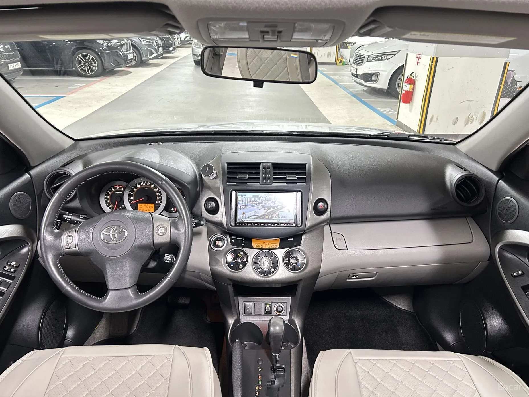 Toyota RAV4 превью 7