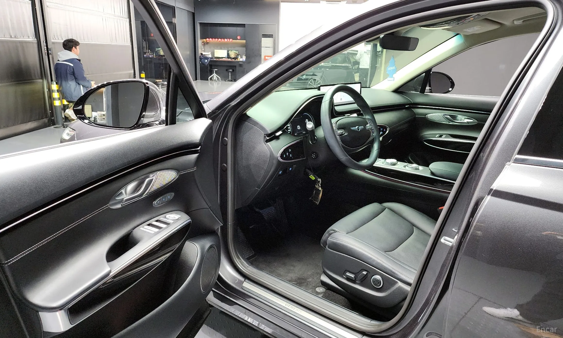 Genesis GV70 превью 10