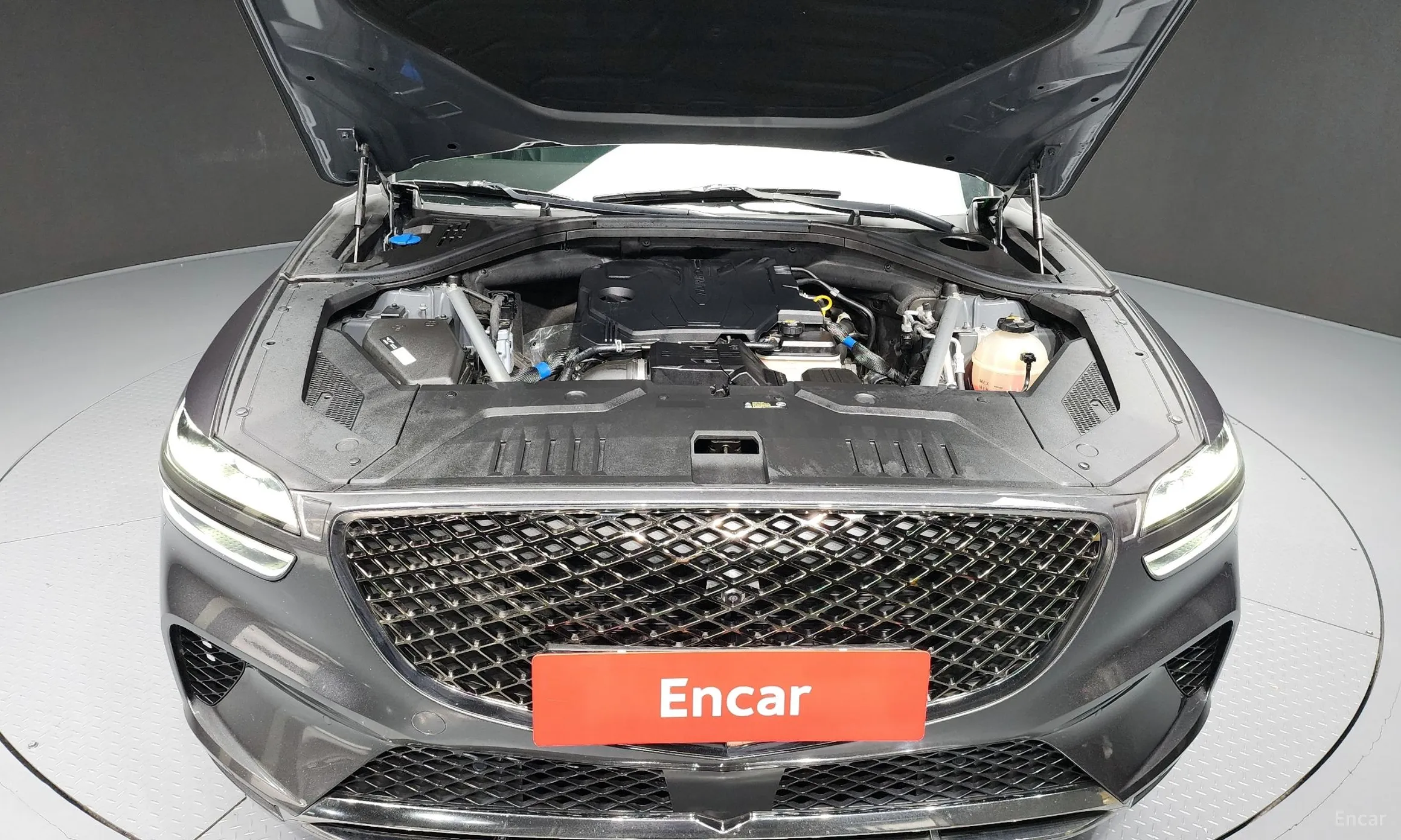 Genesis GV70 превью 6