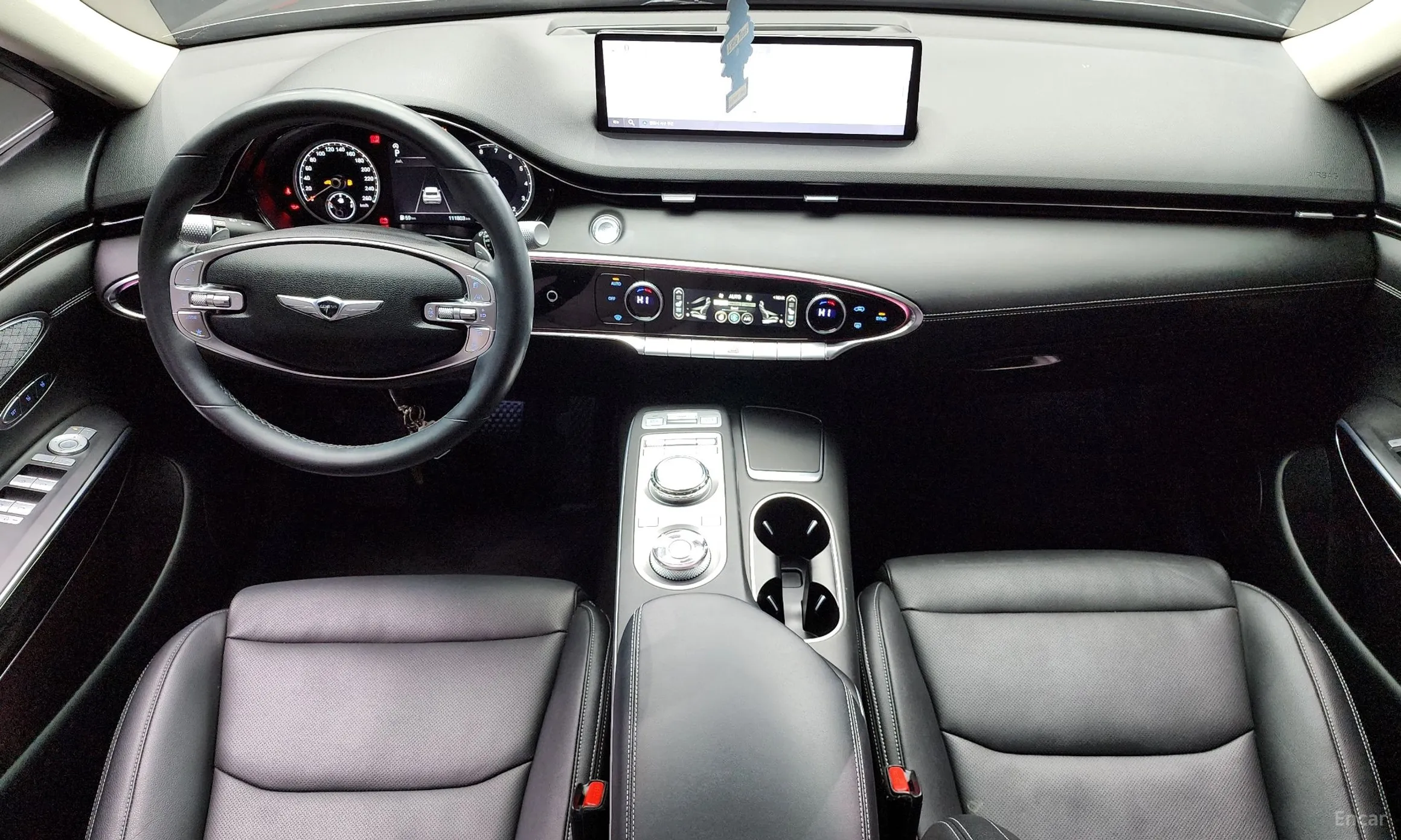 Genesis GV70 превью 7